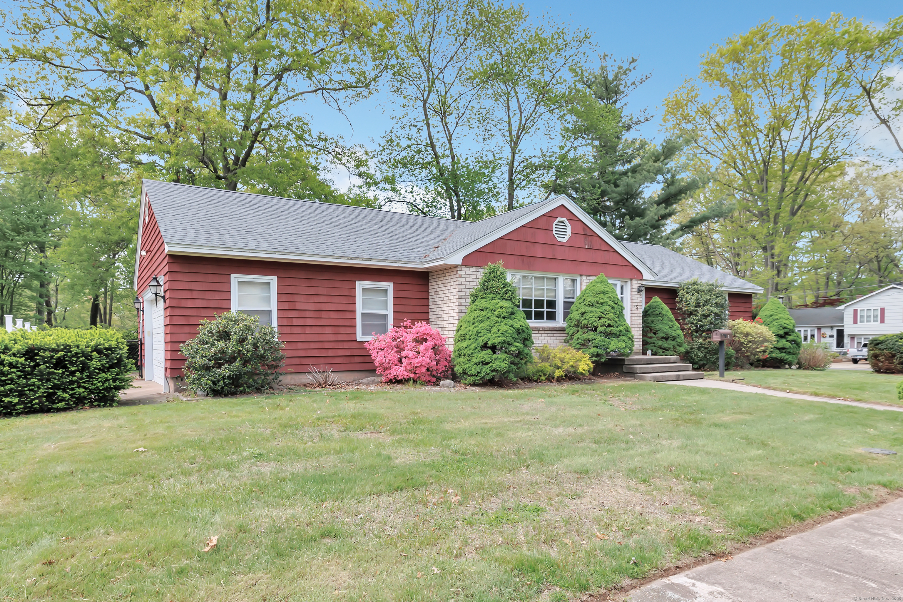 15 Roger, North Haven, Connecticut 06473
