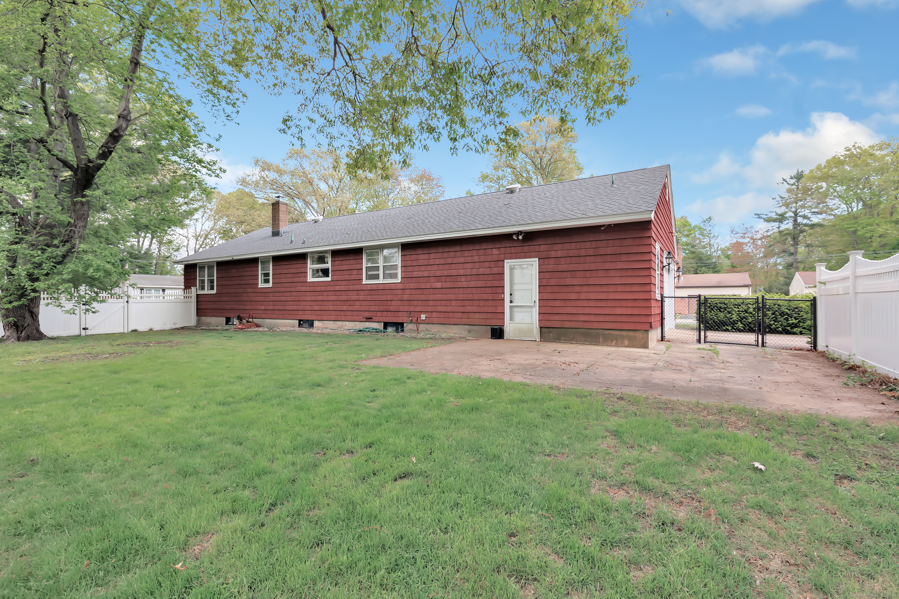 15 Roger, North Haven, Connecticut 06473