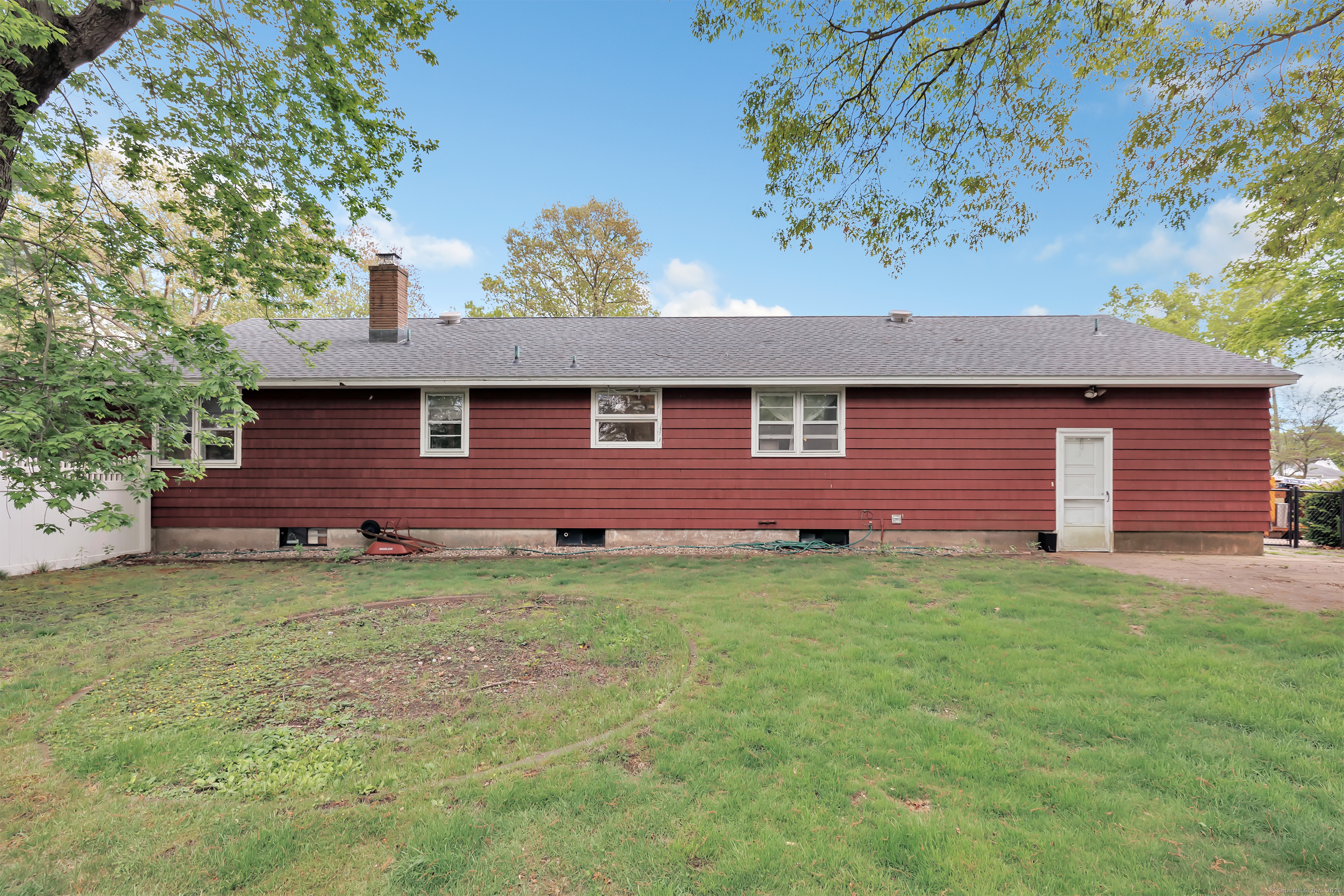 15 Roger, North Haven, Connecticut 06473