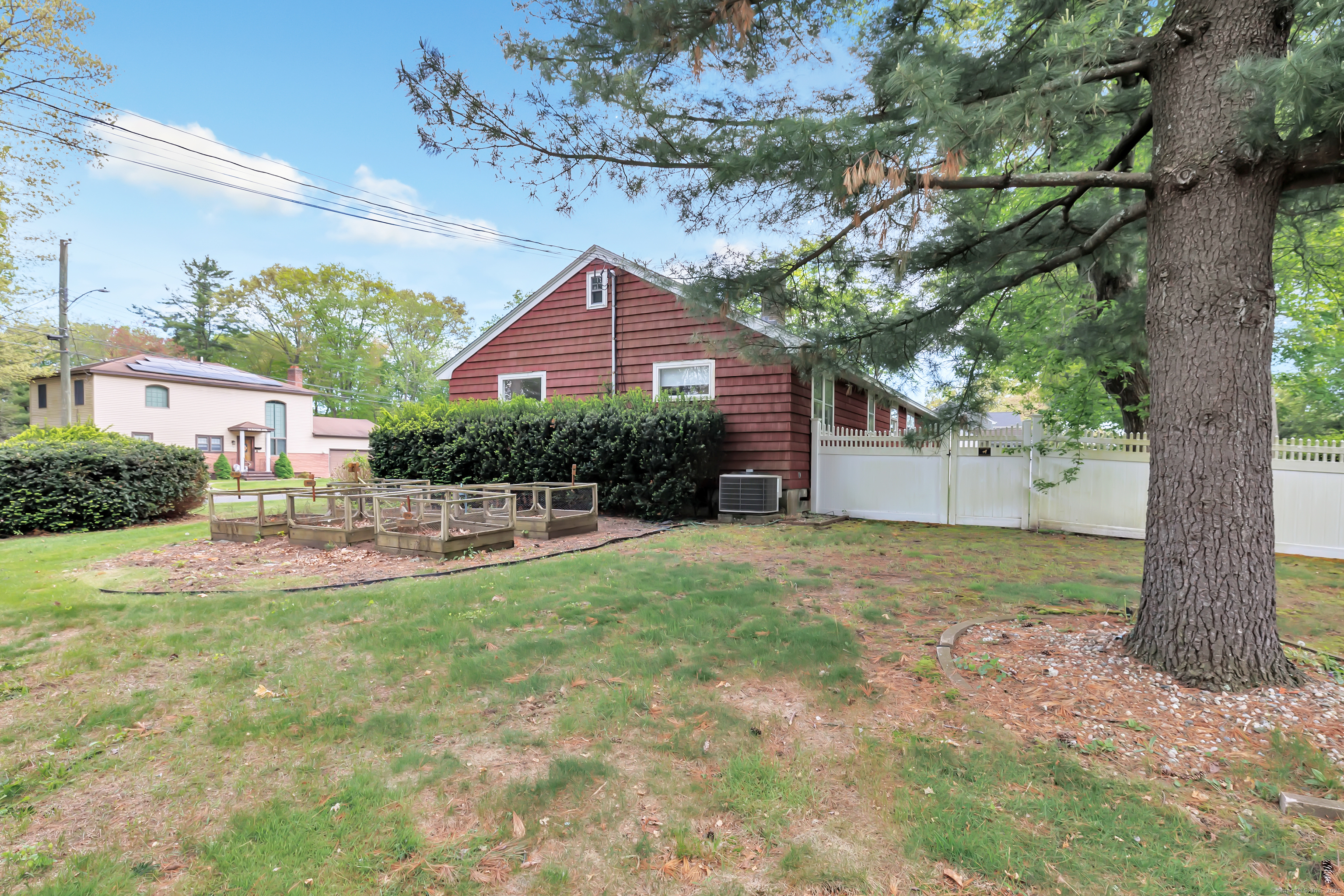 15 Roger, North Haven, Connecticut 06473