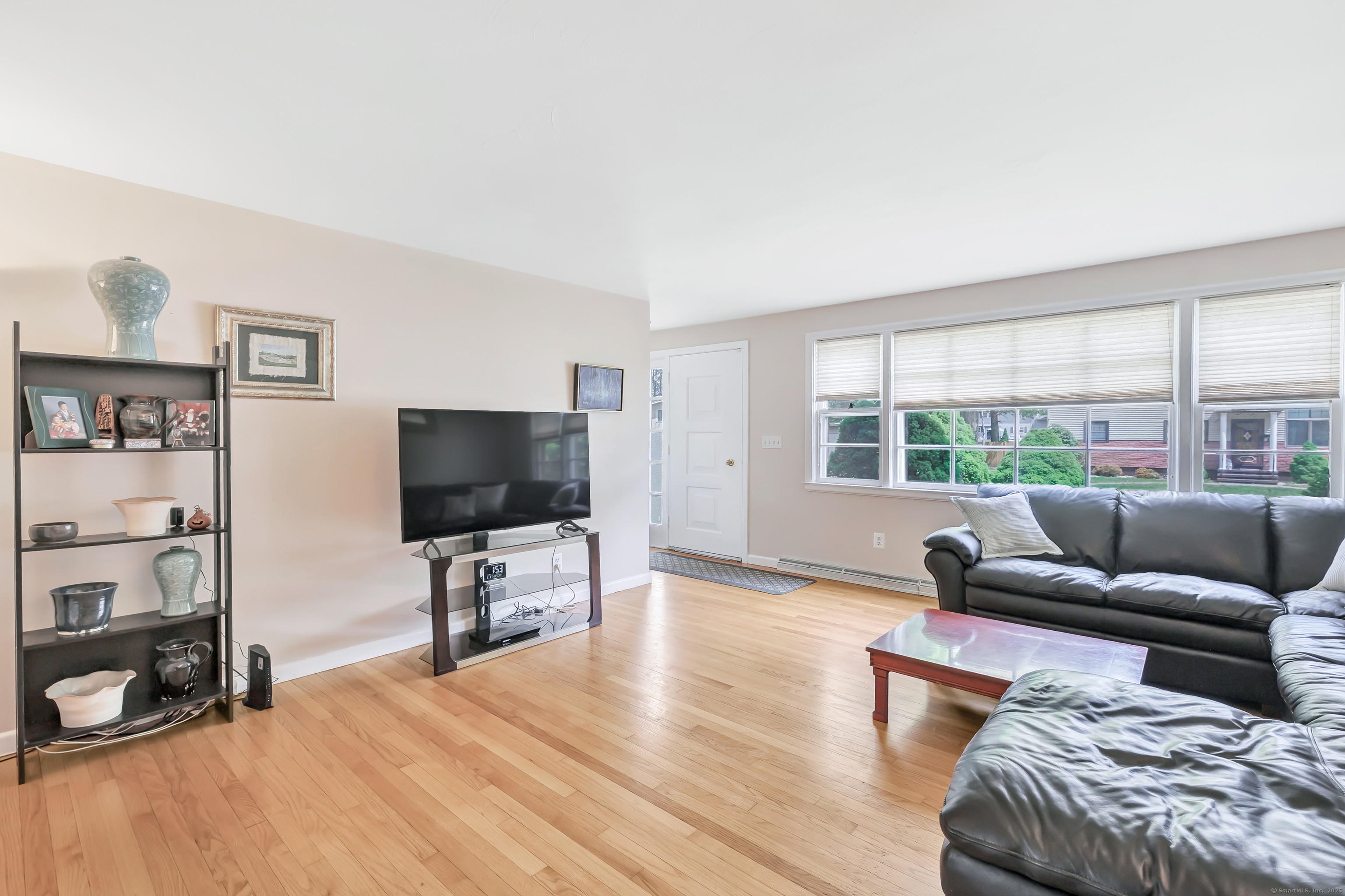 15 Roger, North Haven, Connecticut 06473