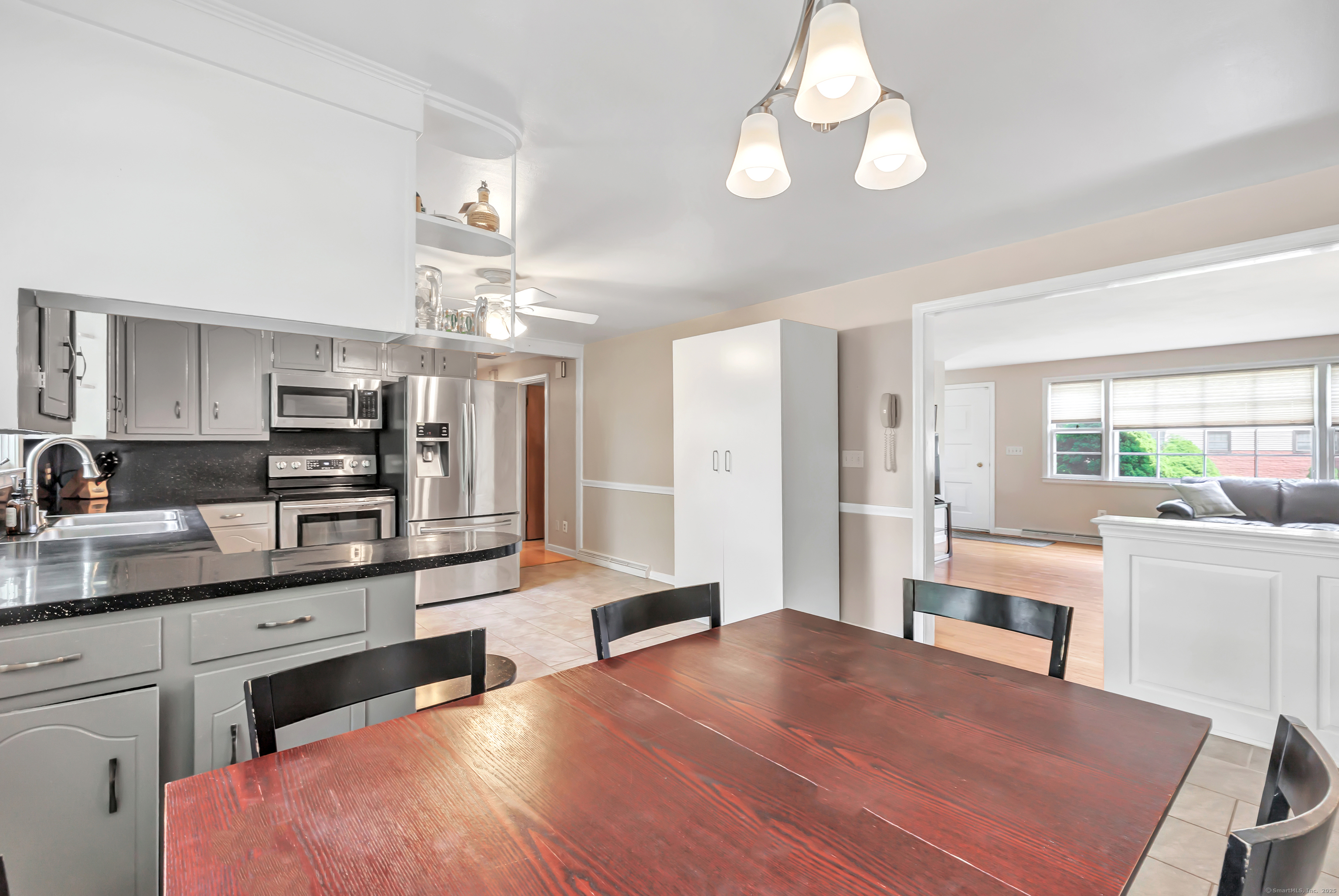 15 Roger, North Haven, Connecticut 06473