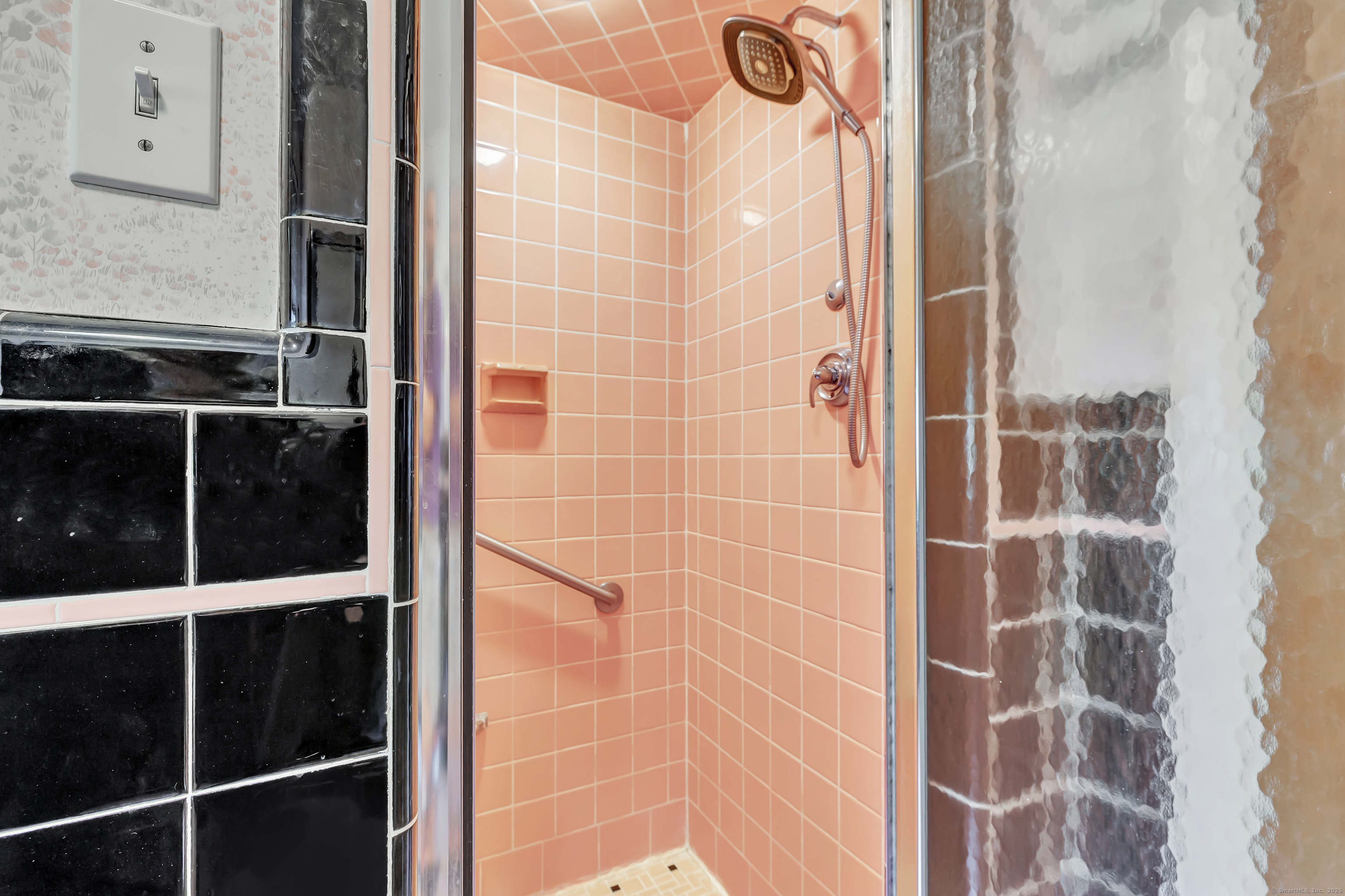 15 Roger, North Haven, Connecticut 06473