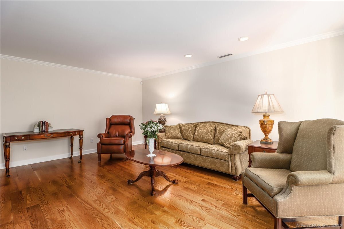 446 Pitkin, Trumbull, Connecticut 06611