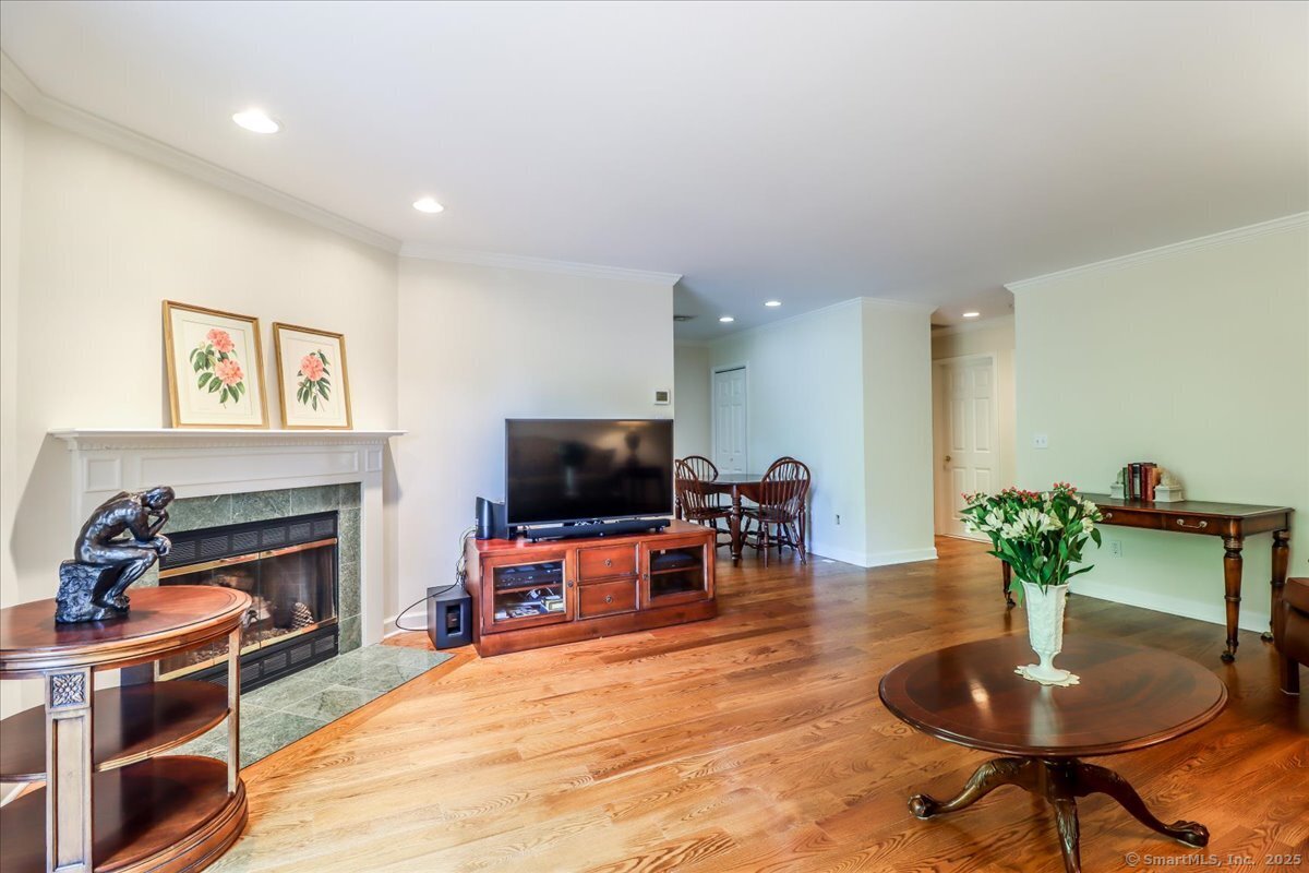 446 Pitkin, Trumbull, Connecticut 06611
