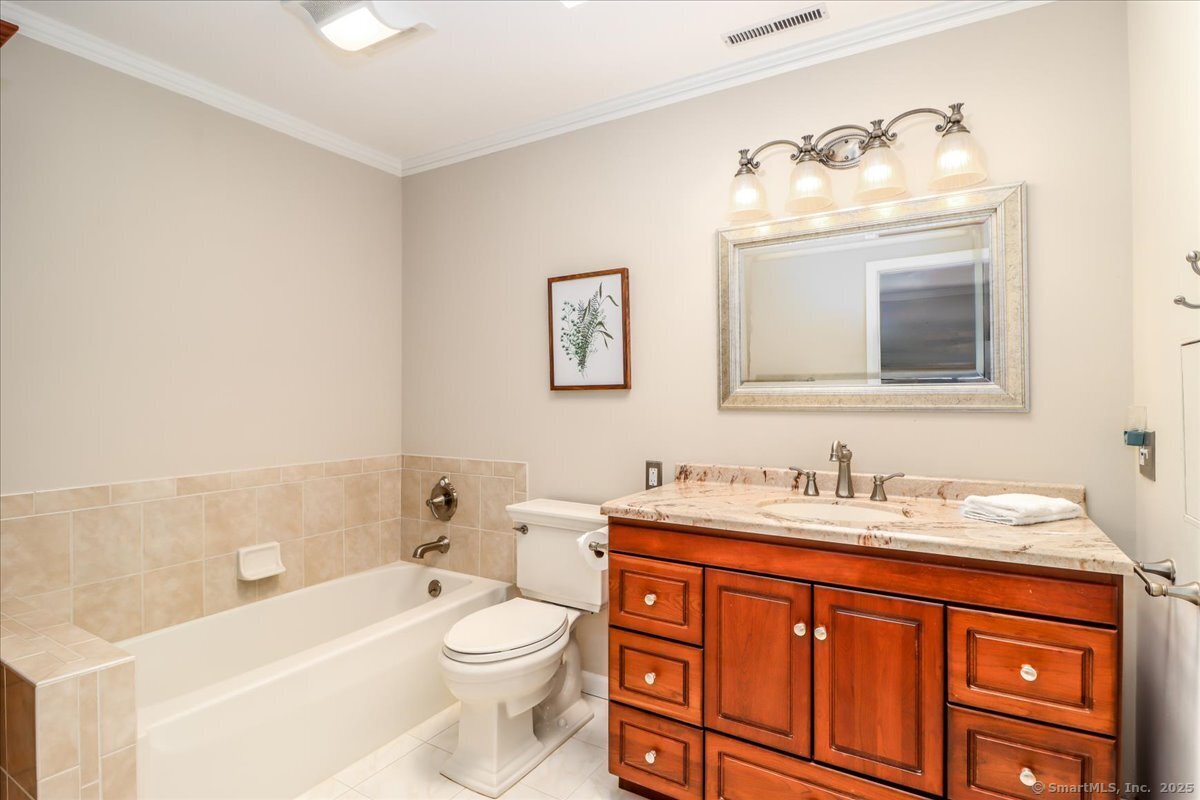 446 Pitkin, Trumbull, Connecticut 06611