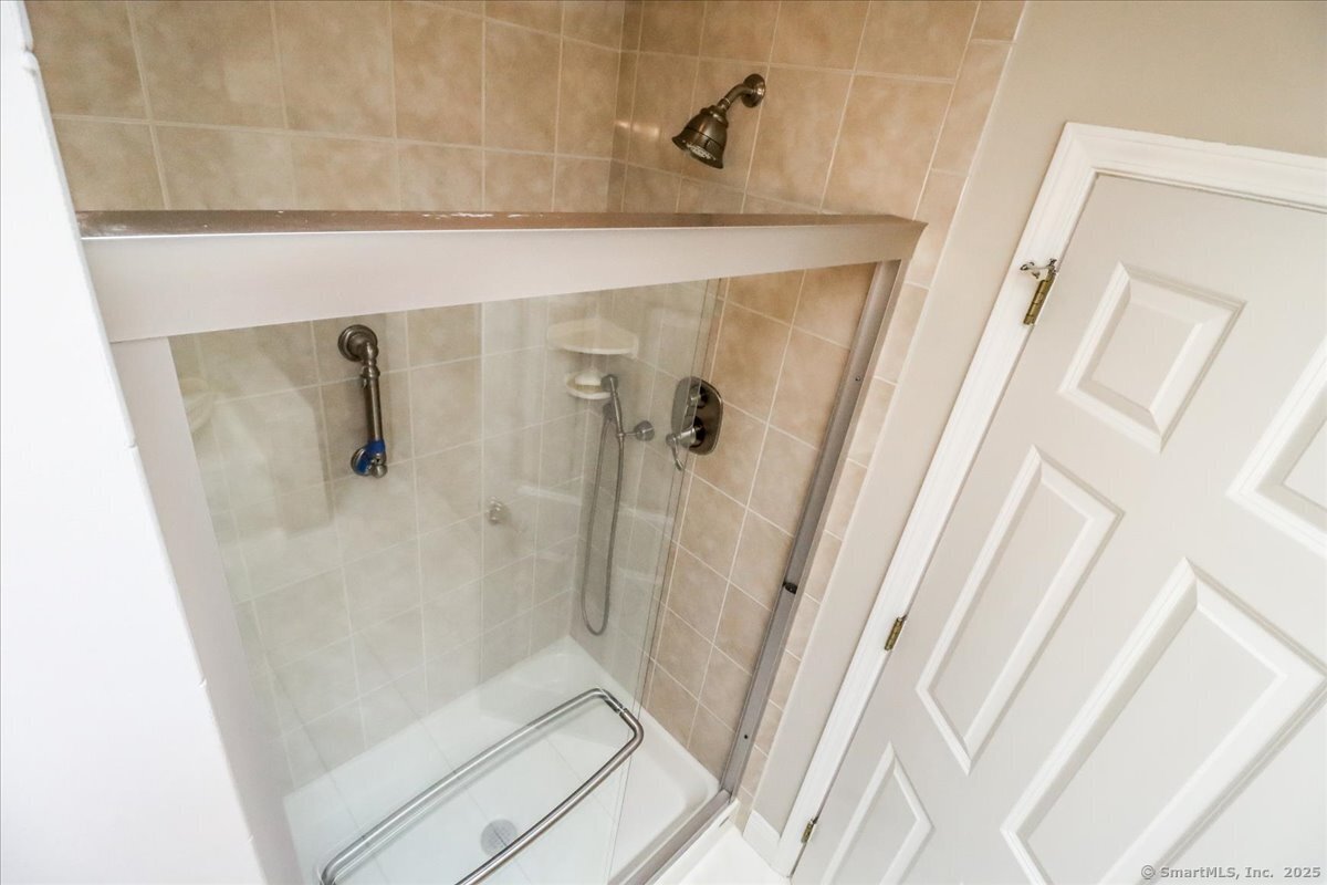 446 Pitkin, Trumbull, Connecticut 06611