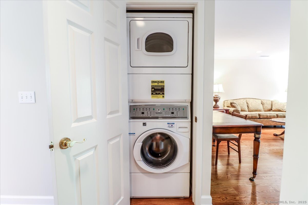 446 Pitkin, Trumbull, Connecticut 06611
