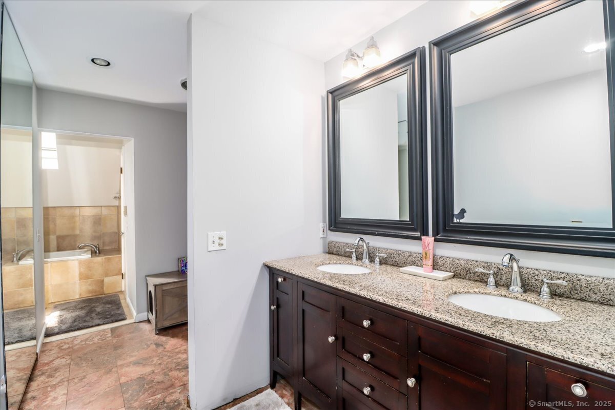 550 Barrack Hill, Ridgefield, Connecticut 06877