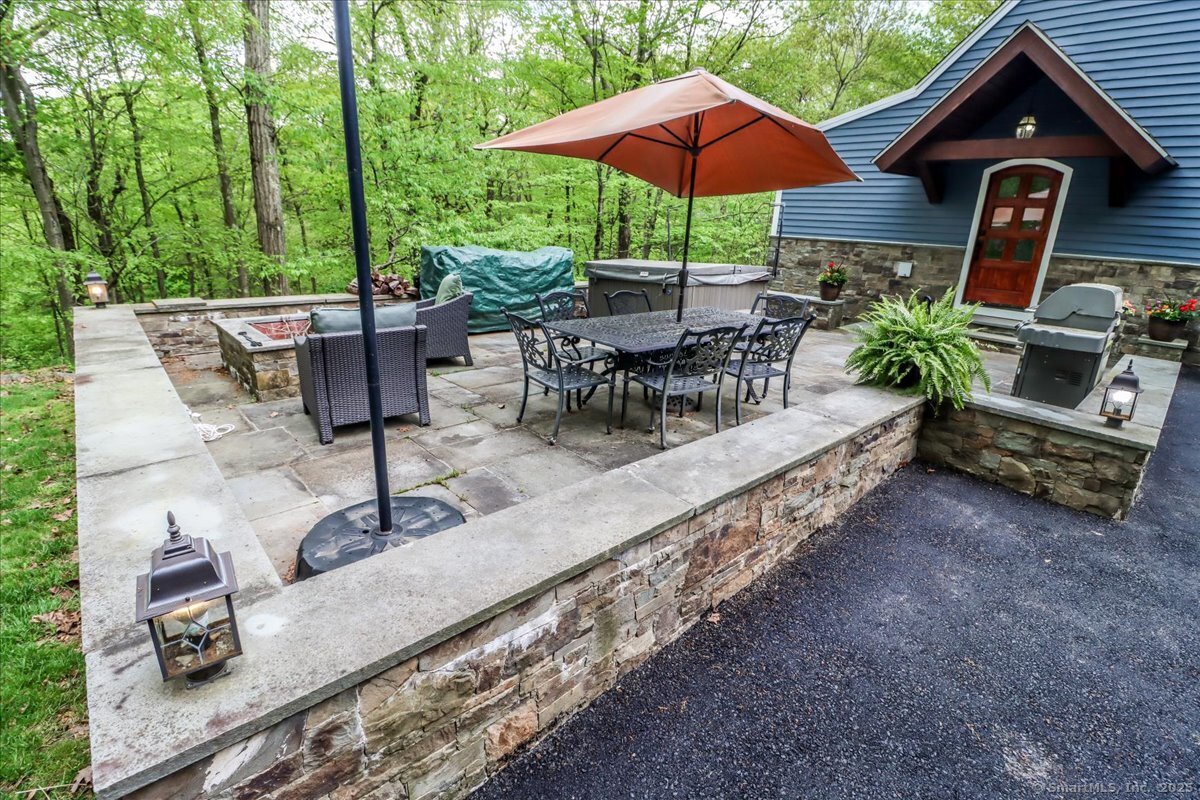 550 Barrack Hill, Ridgefield, Connecticut 06877