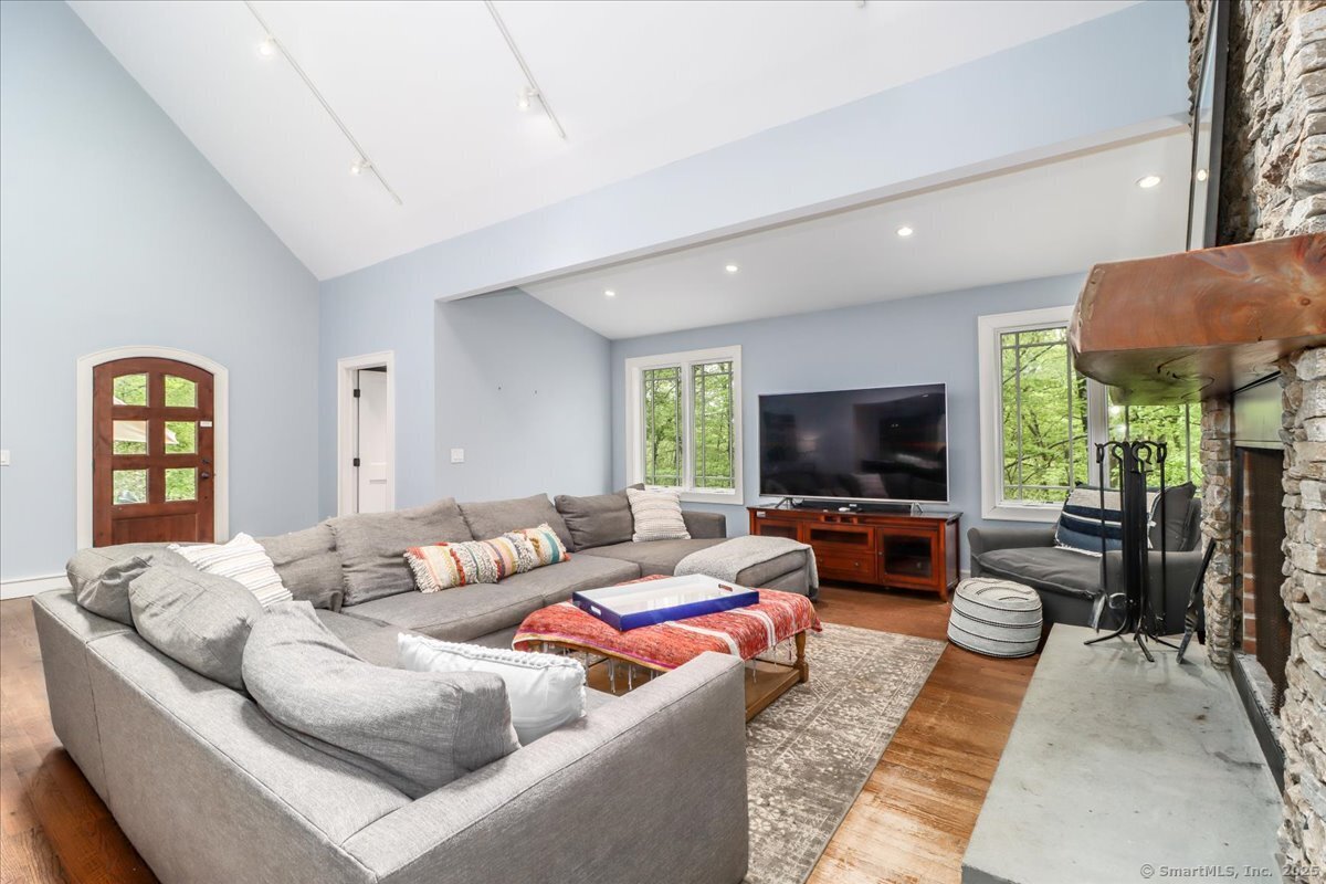 550 Barrack Hill, Ridgefield, Connecticut 06877