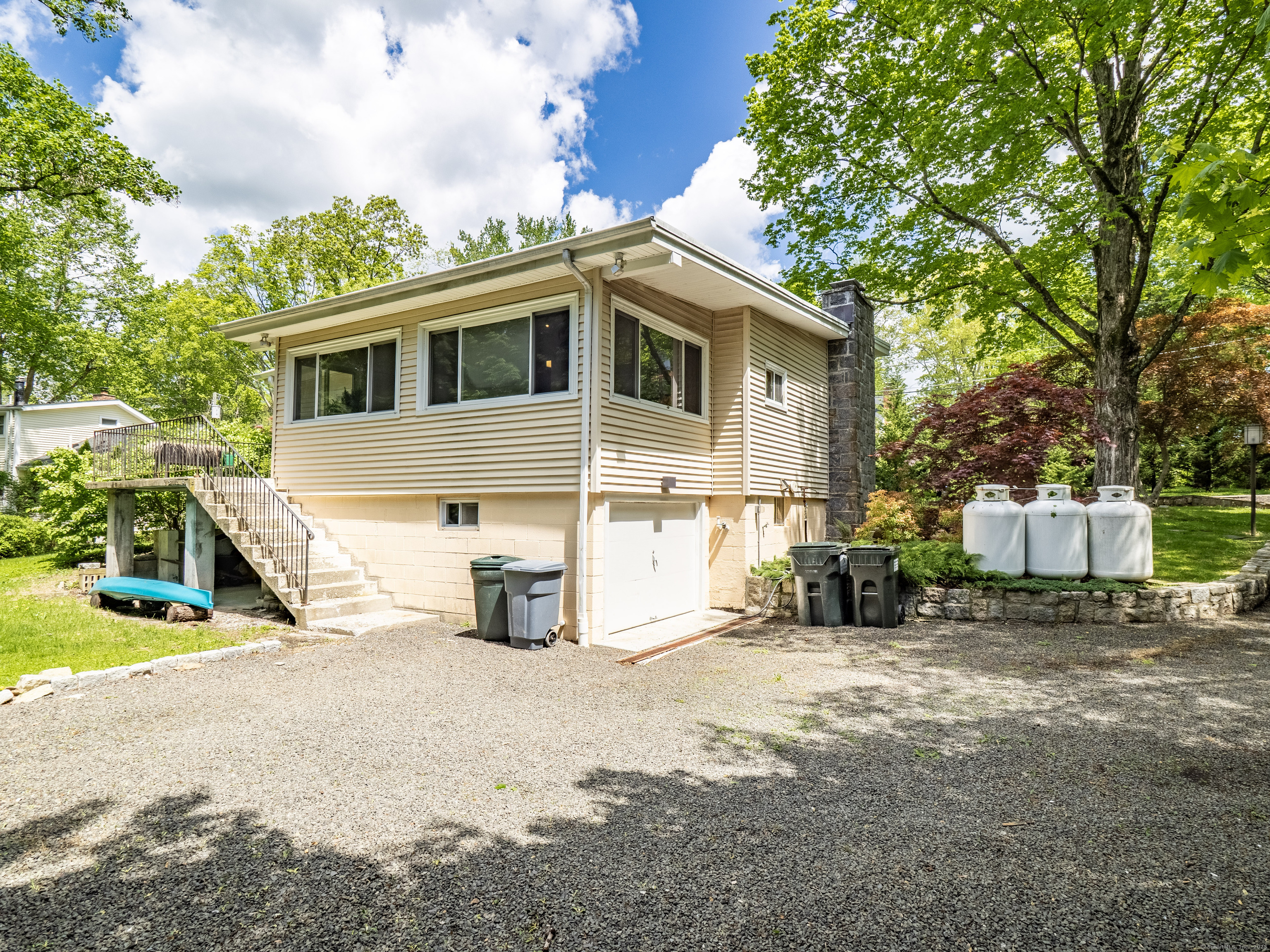 49 Crest, Ridgefield, Connecticut 06877