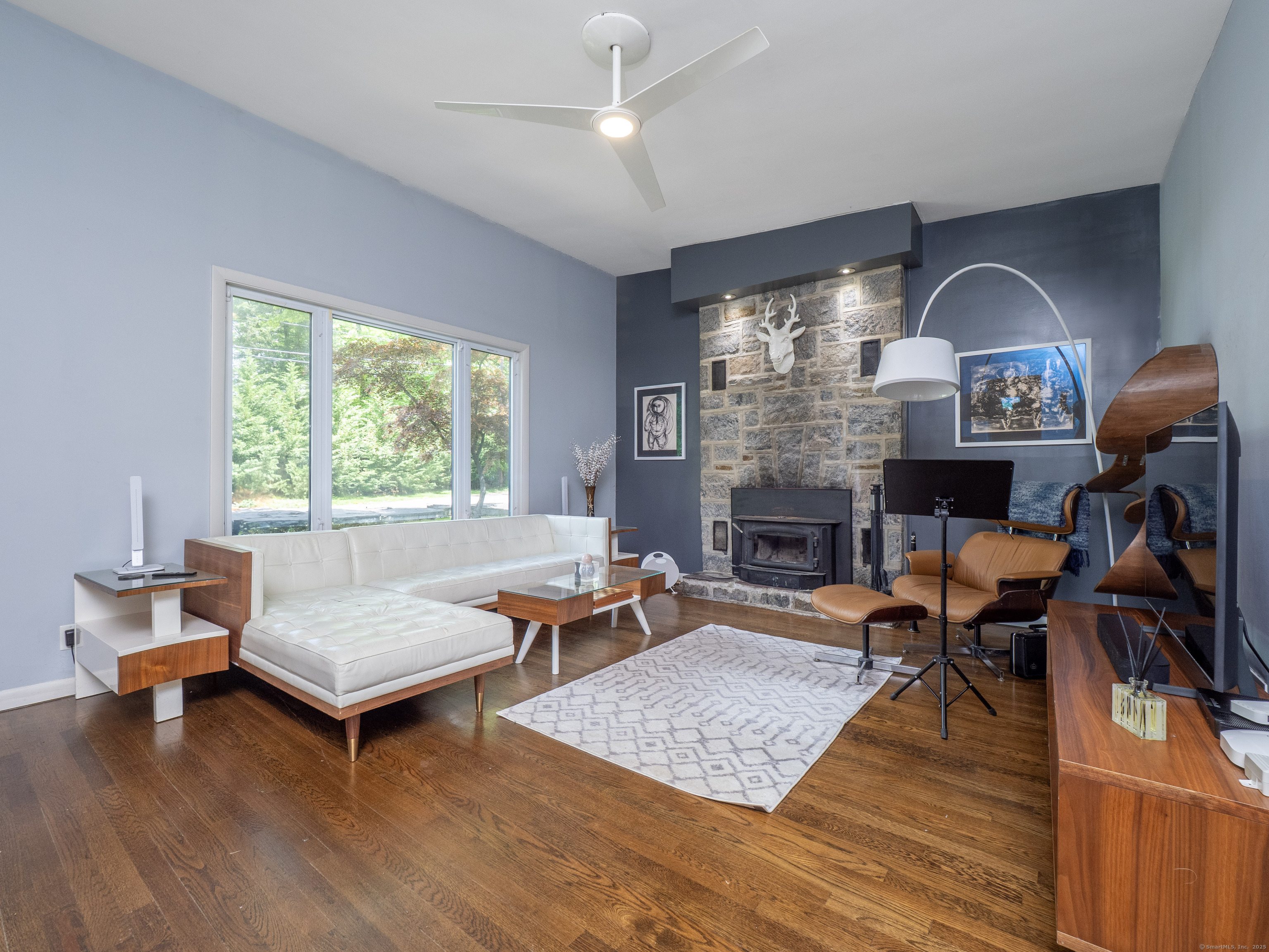 49 Crest, Ridgefield, Connecticut 06877