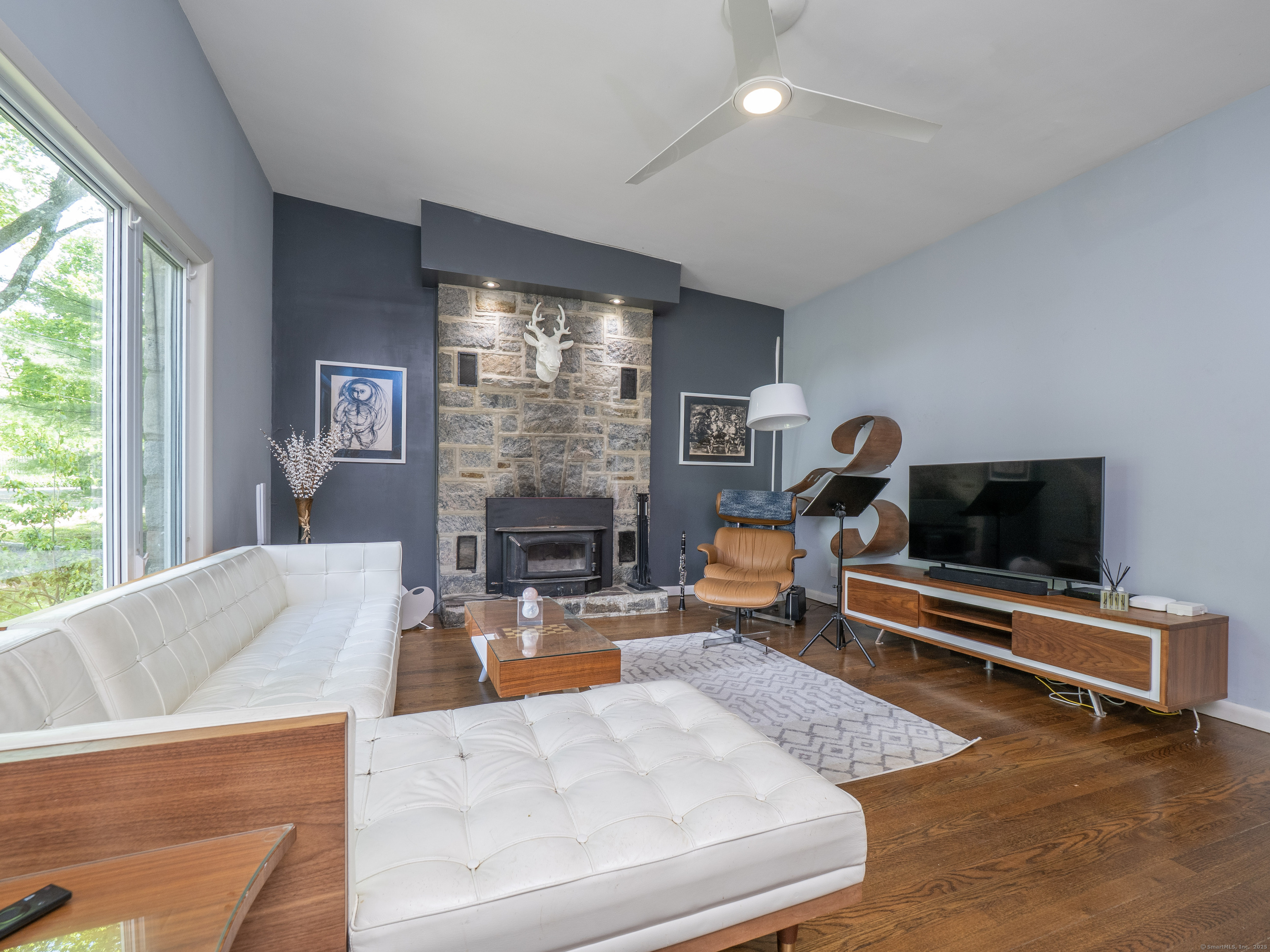 49 Crest, Ridgefield, Connecticut 06877