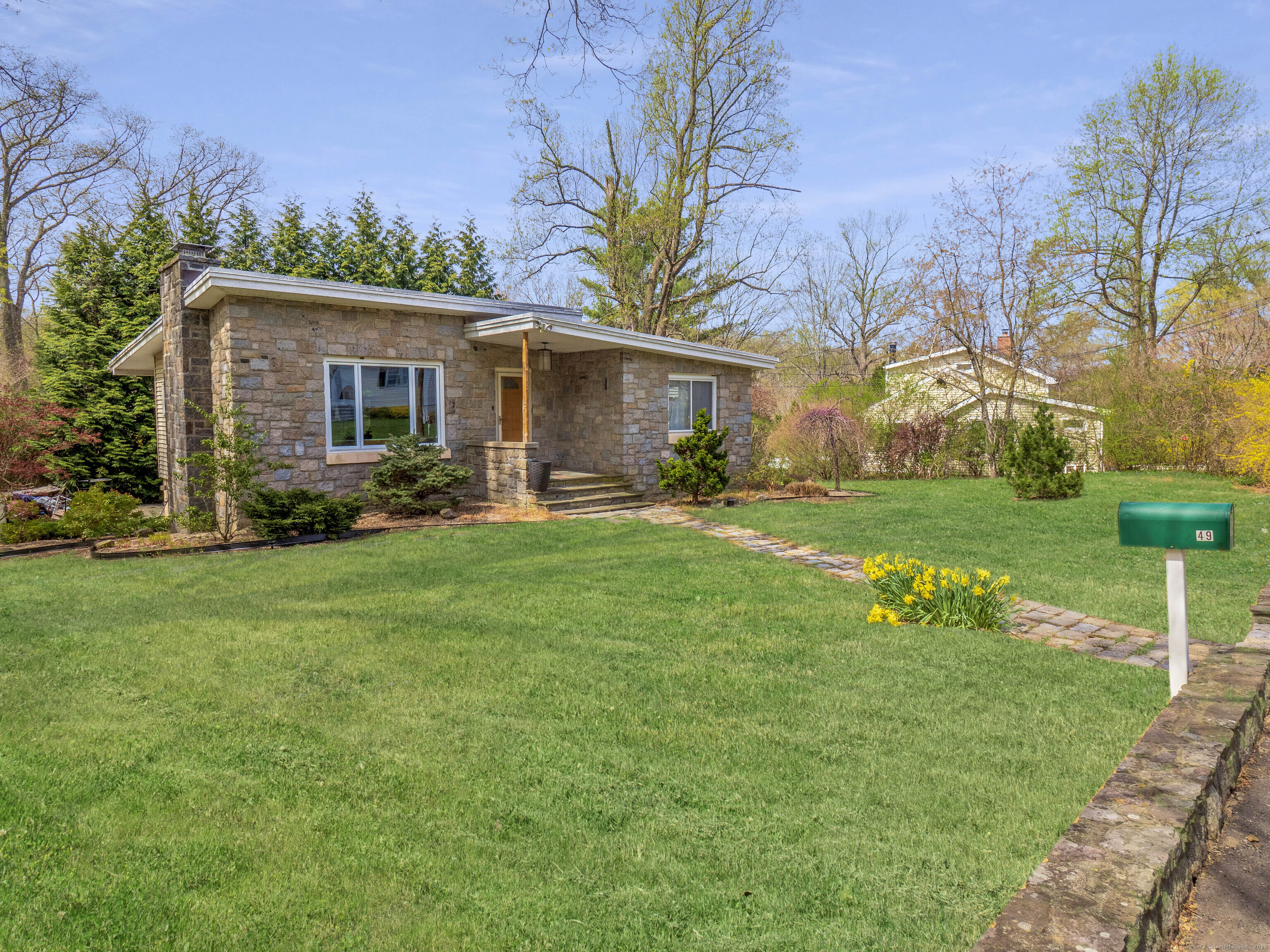 49 Crest, Ridgefield, Connecticut 06877