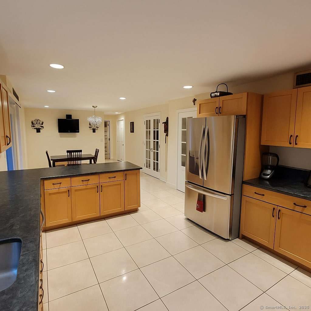 10 Secor, Brookfield, Connecticut 06804