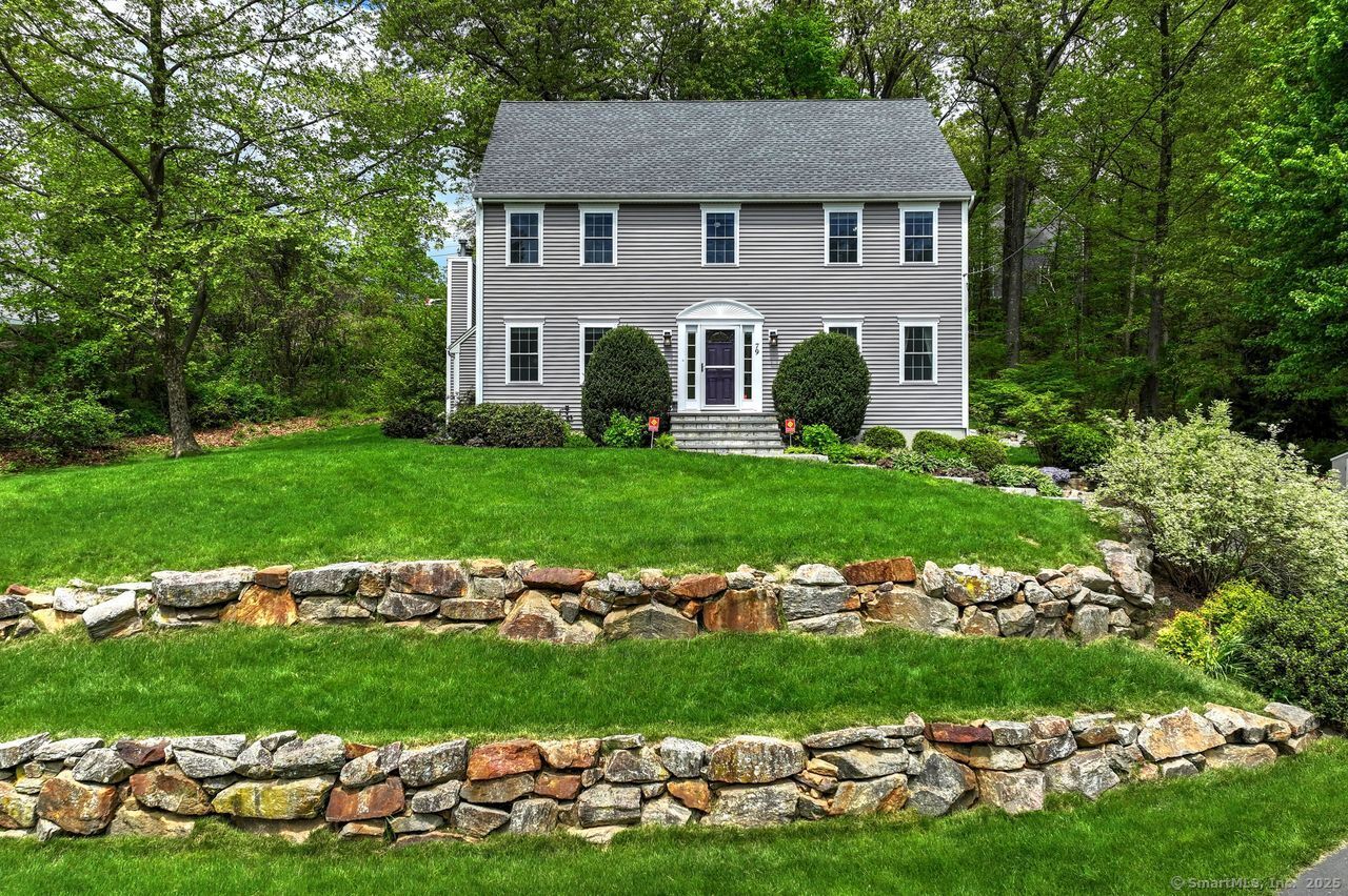 79 Sunnycrest, Trumbull, Connecticut 06611