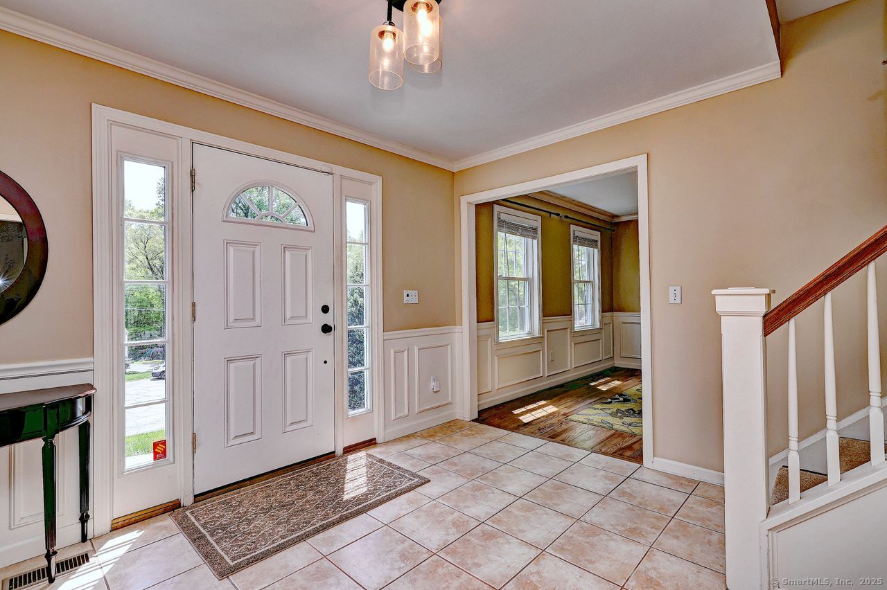 79 Sunnycrest, Trumbull, Connecticut 06611