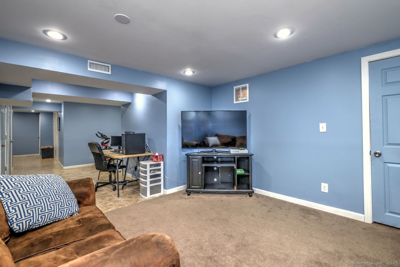 79 Sunnycrest, Trumbull, Connecticut 06611