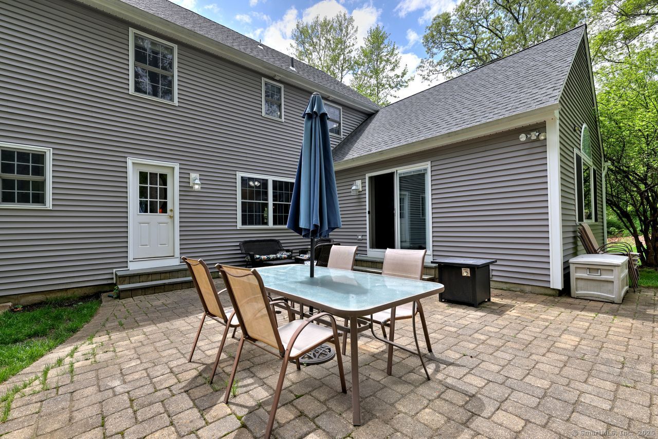 79 Sunnycrest, Trumbull, Connecticut 06611