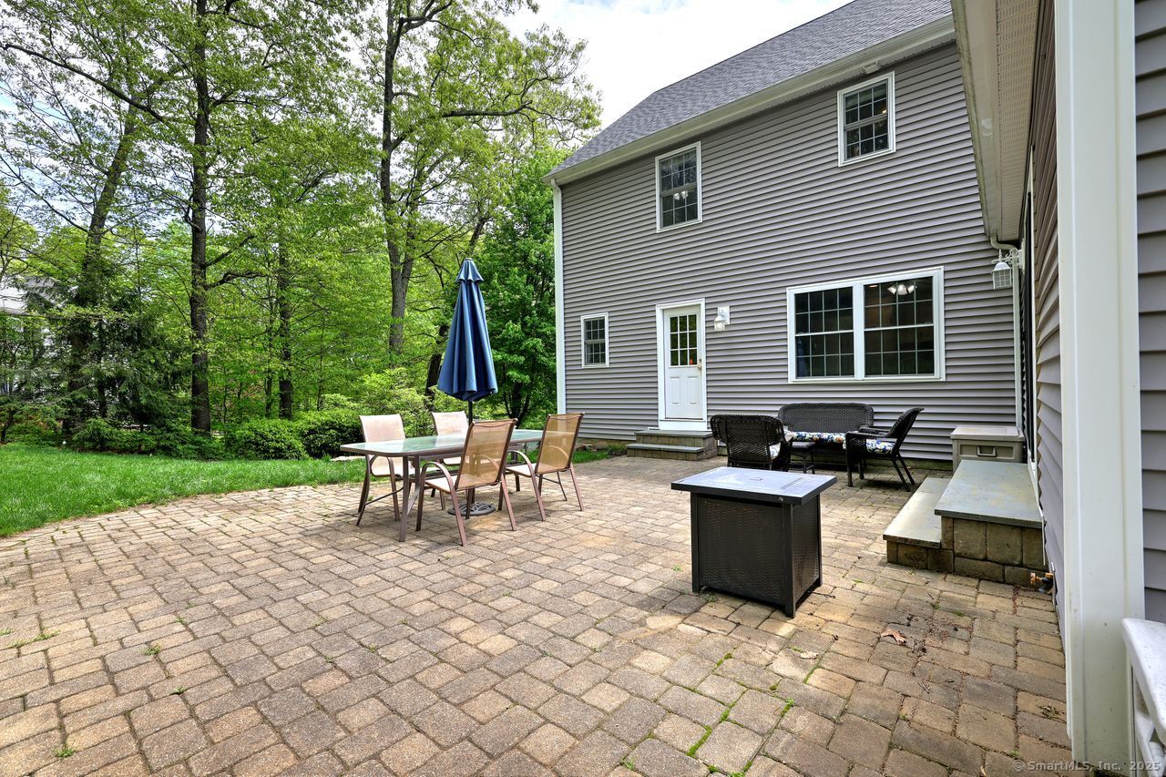 79 Sunnycrest, Trumbull, Connecticut 06611