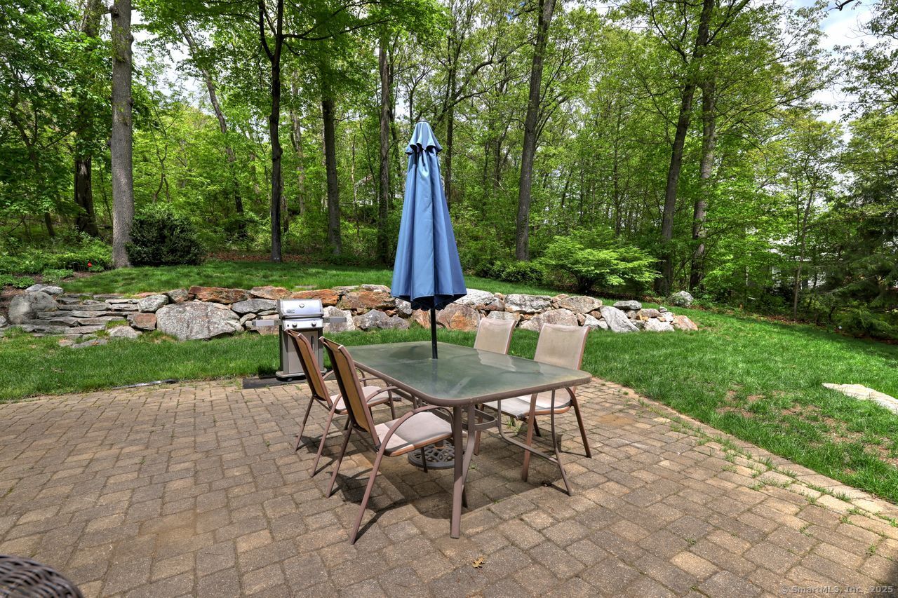 79 Sunnycrest, Trumbull, Connecticut 06611