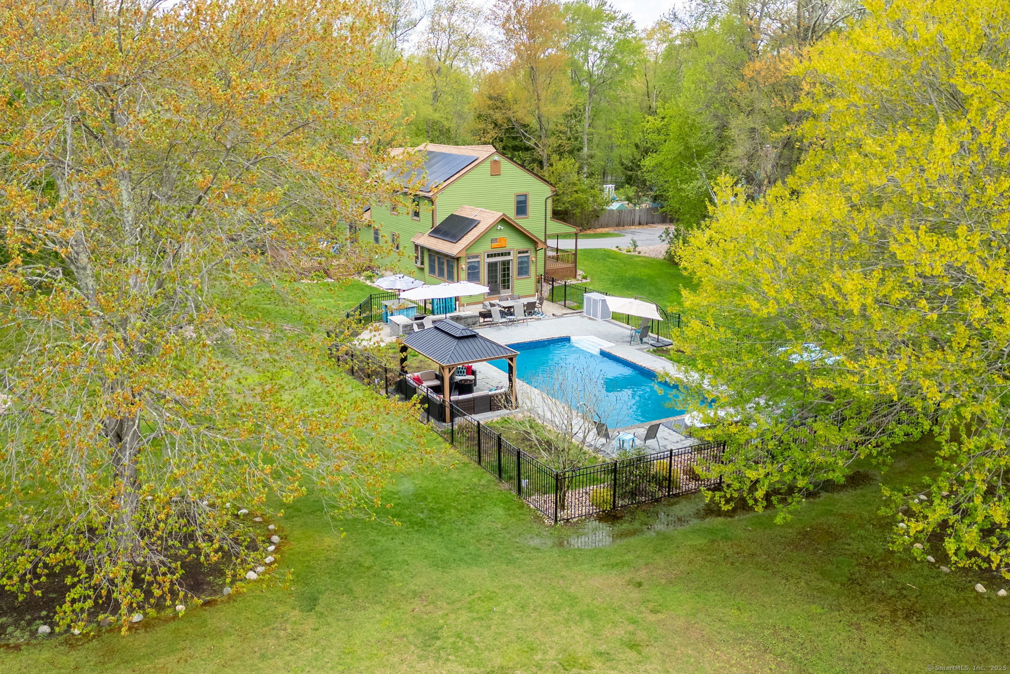 27 School House Hill Burlington CT
