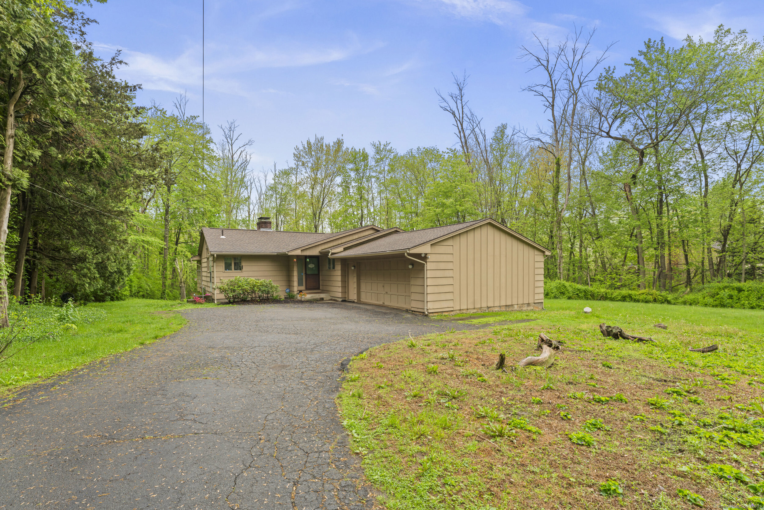 27 Adams Road Bloomfield CT