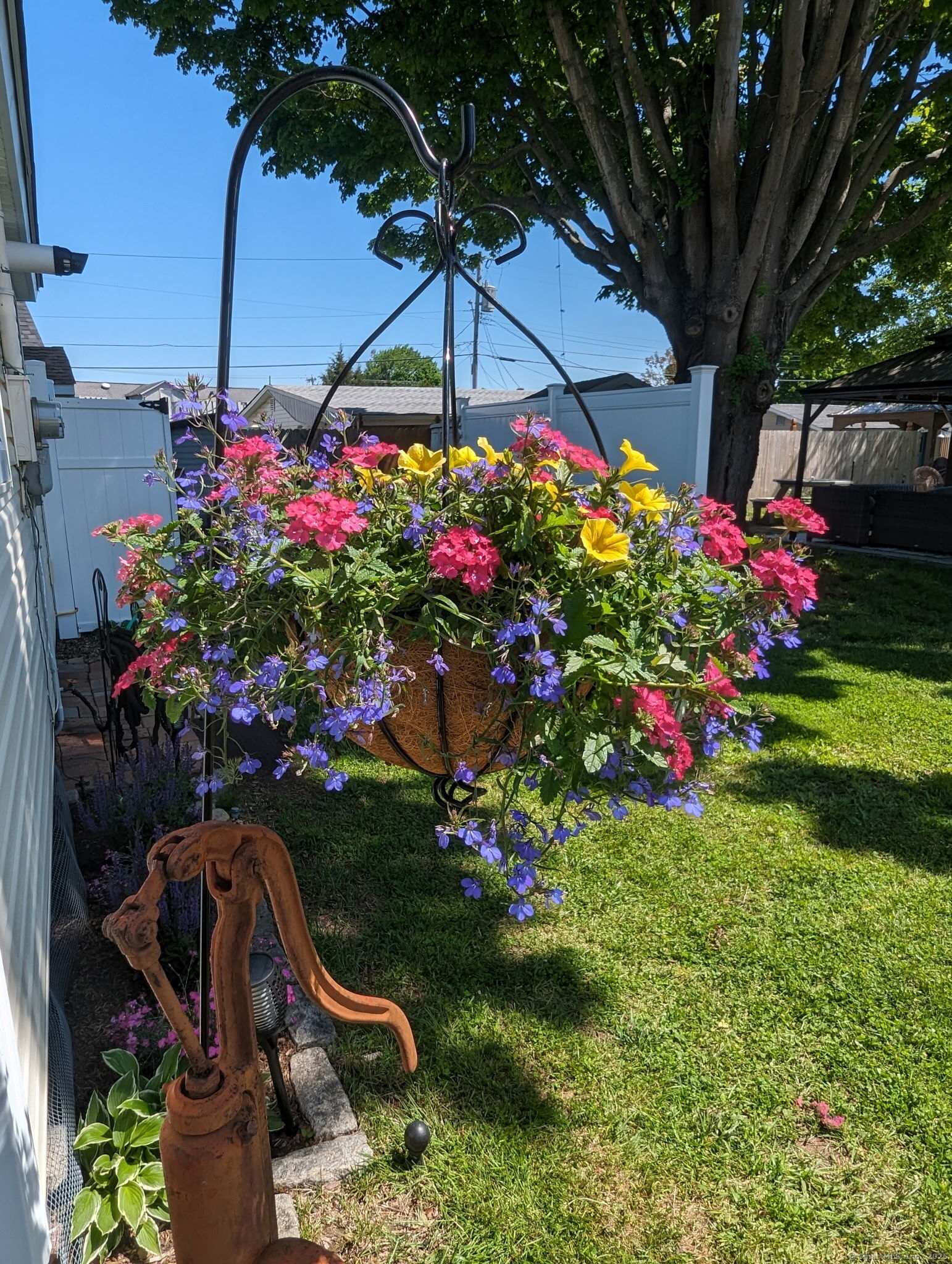 89 South, Madison, Connecticut 06443