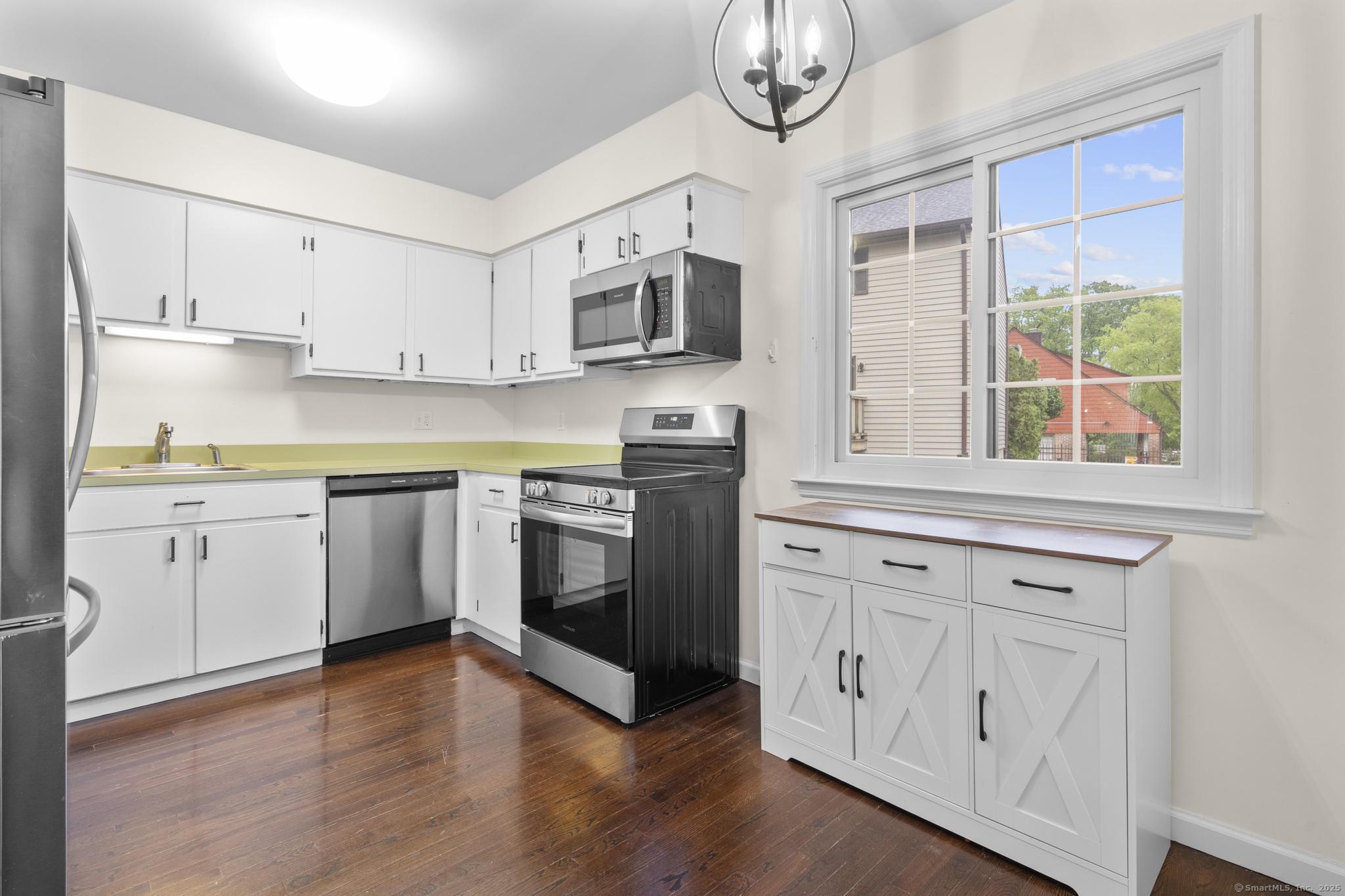 202 Soundview, Stamford, Connecticut 06902