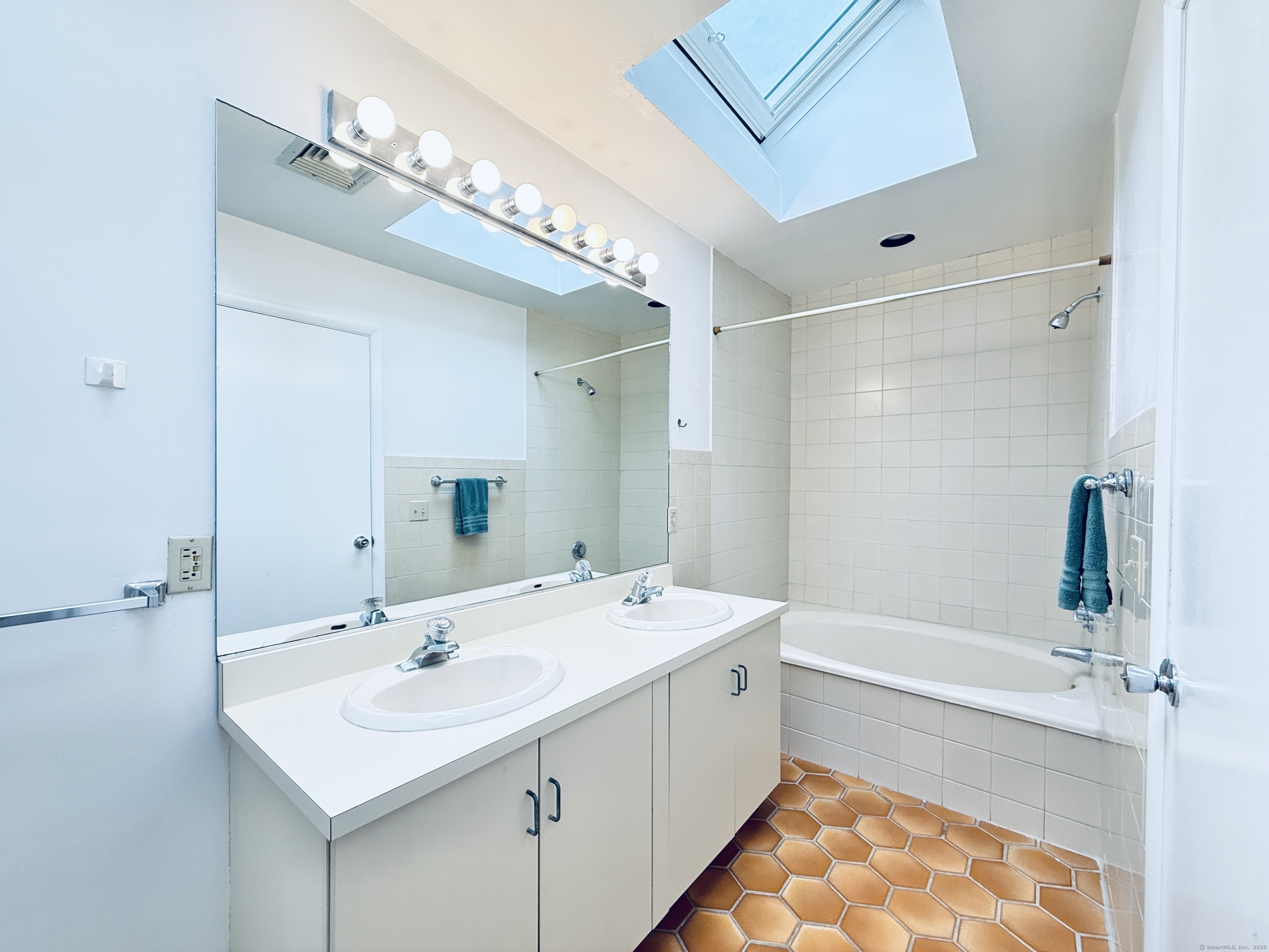 2437 Bedford, Stamford, Connecticut 06905