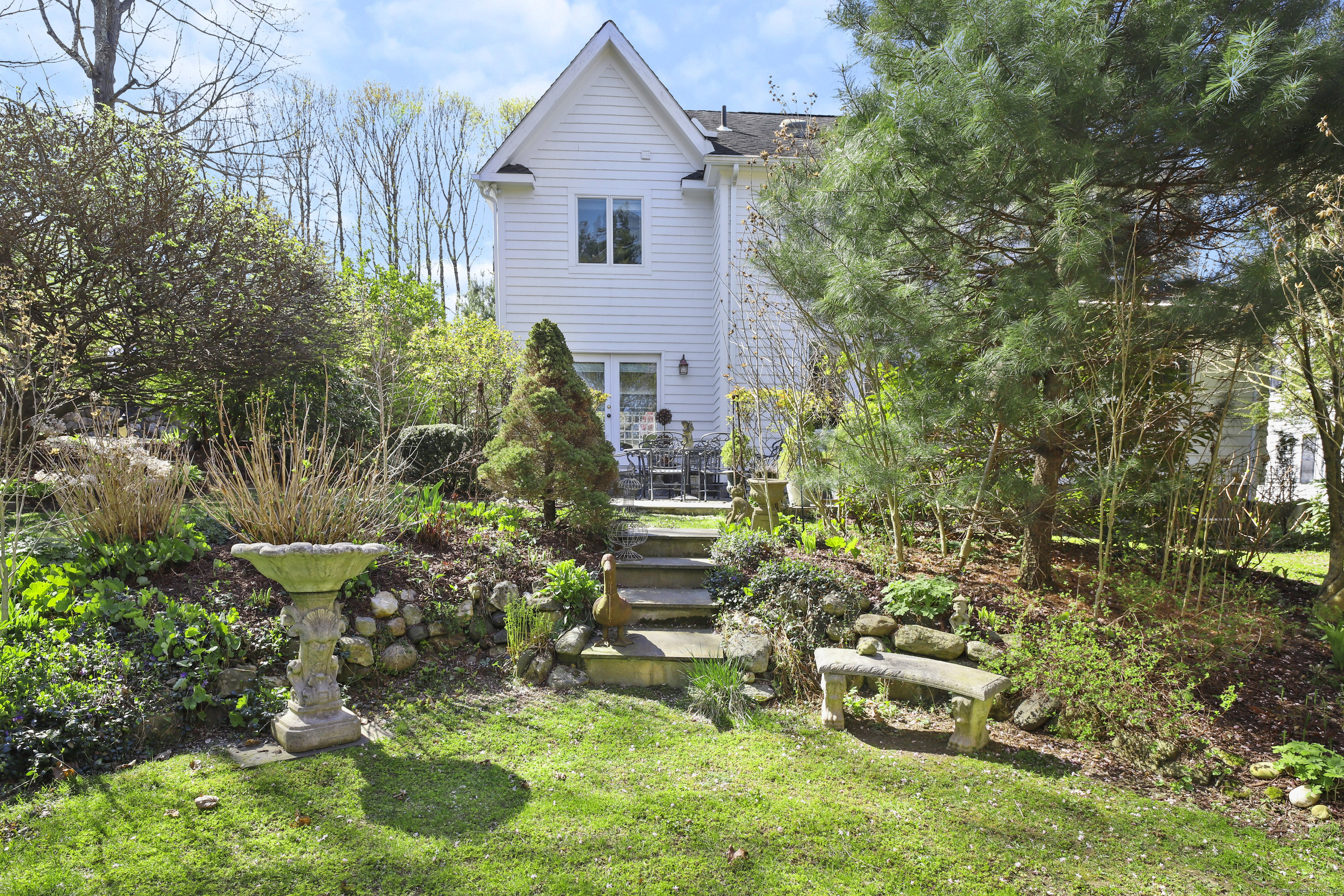 78 Hoyts, Bethel, Connecticut 06801