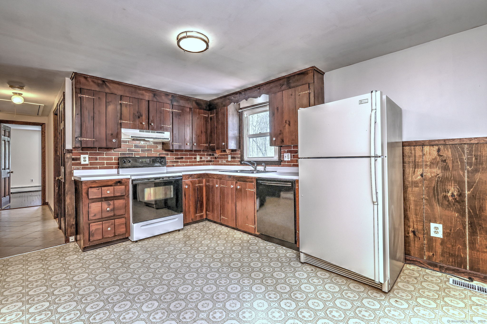 501 Durham, Madison, Connecticut 06443