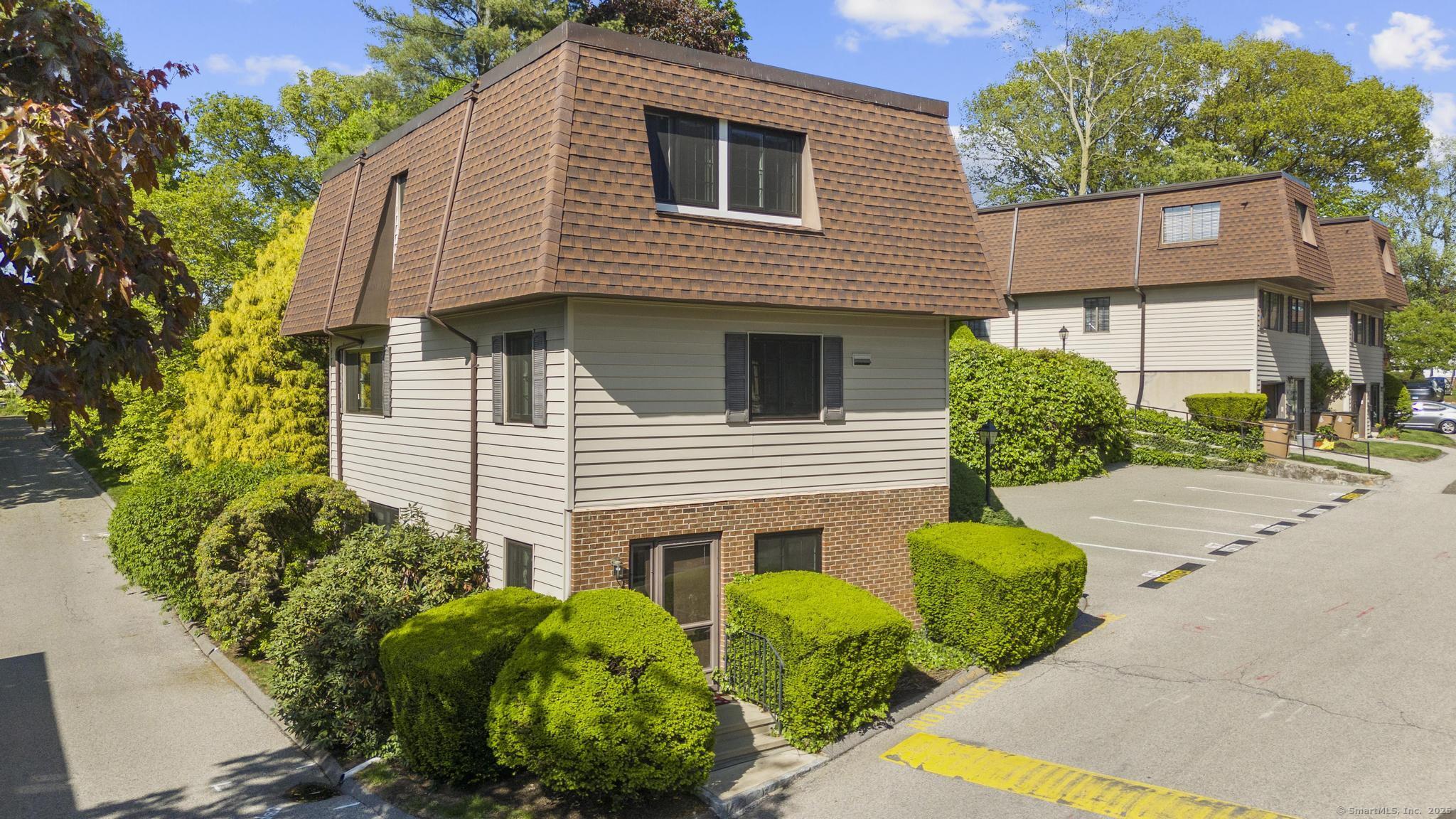 202 Soundview, Stamford, Connecticut 06902