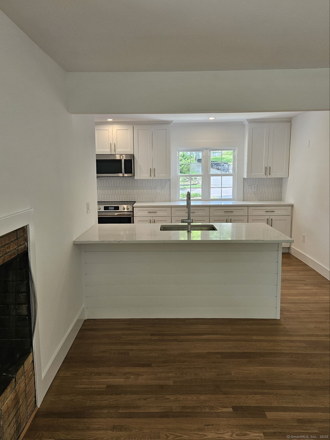 92 Lounsbury, Fairfield, Connecticut 06825
