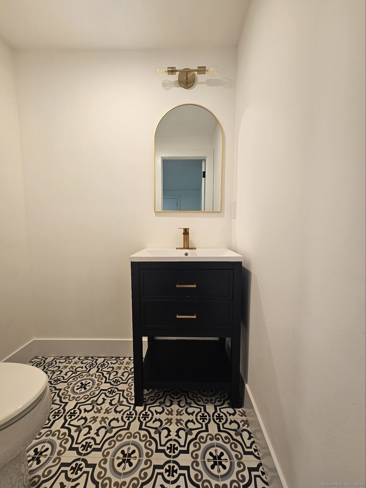 92 Lounsbury, Fairfield, Connecticut 06825