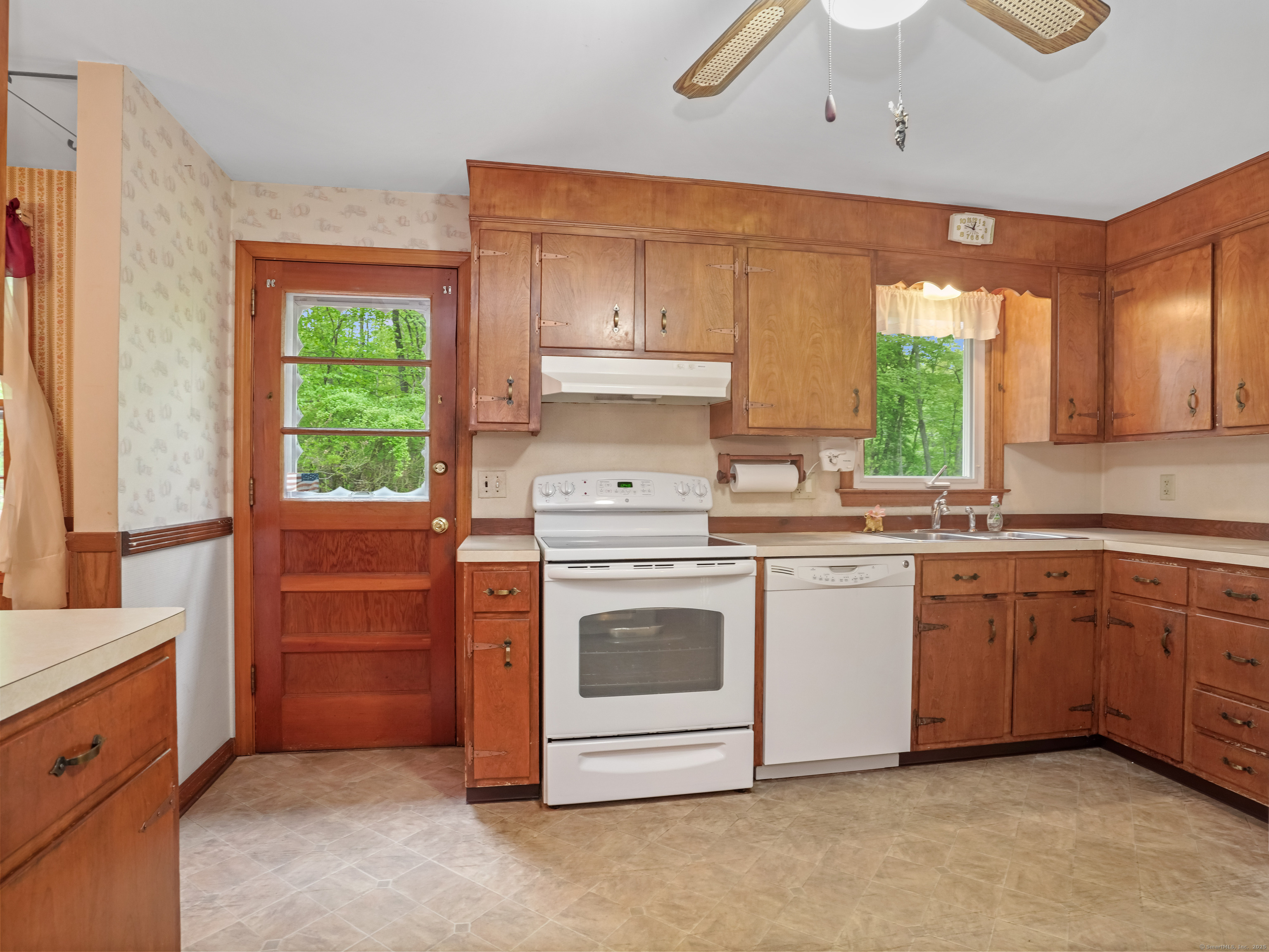 187 Booth Hill, Shelton, Connecticut 06484