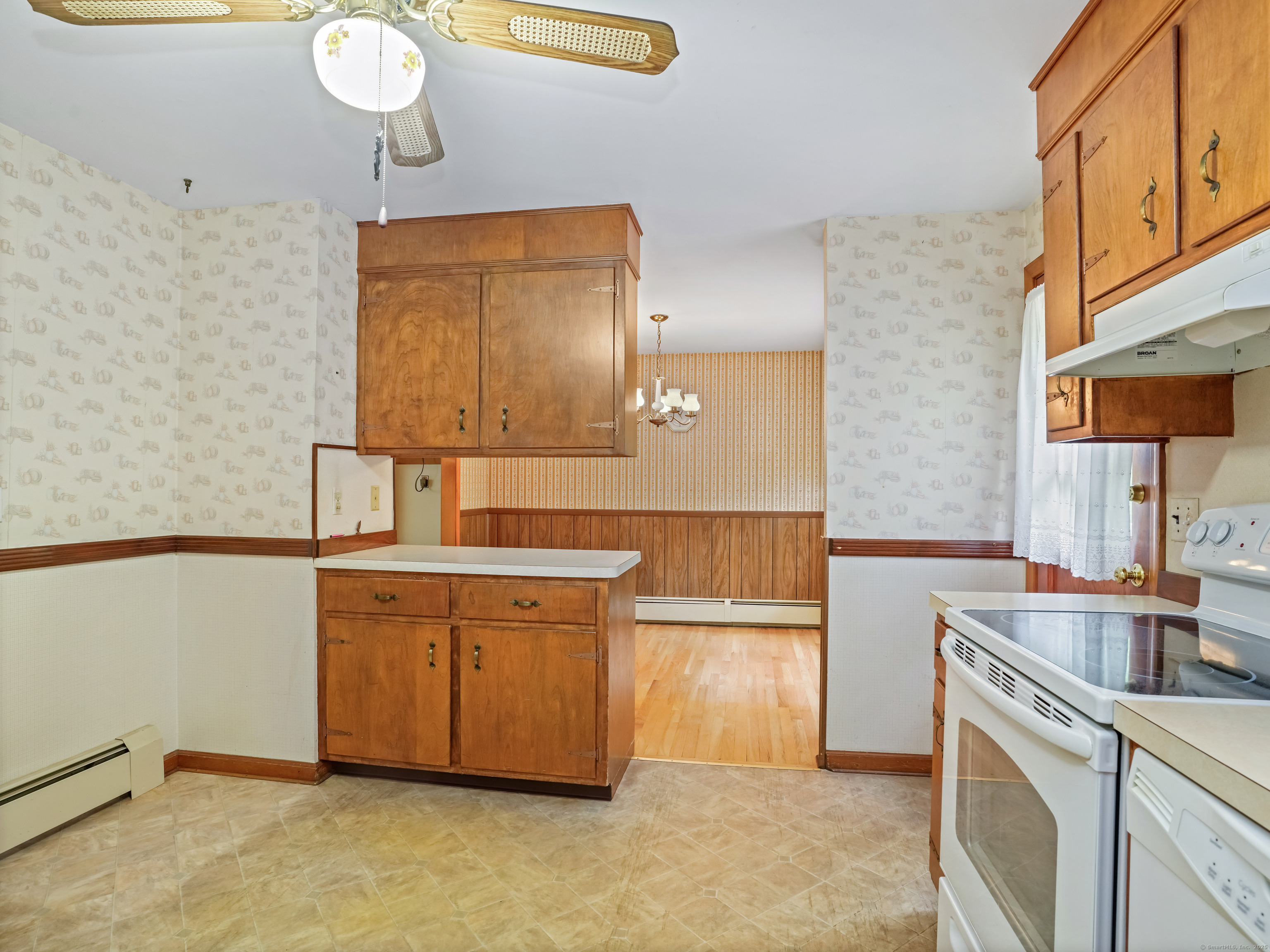 187 Booth Hill, Shelton, Connecticut 06484