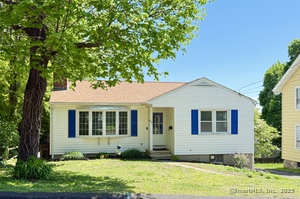 102 Ridgewood Avenue