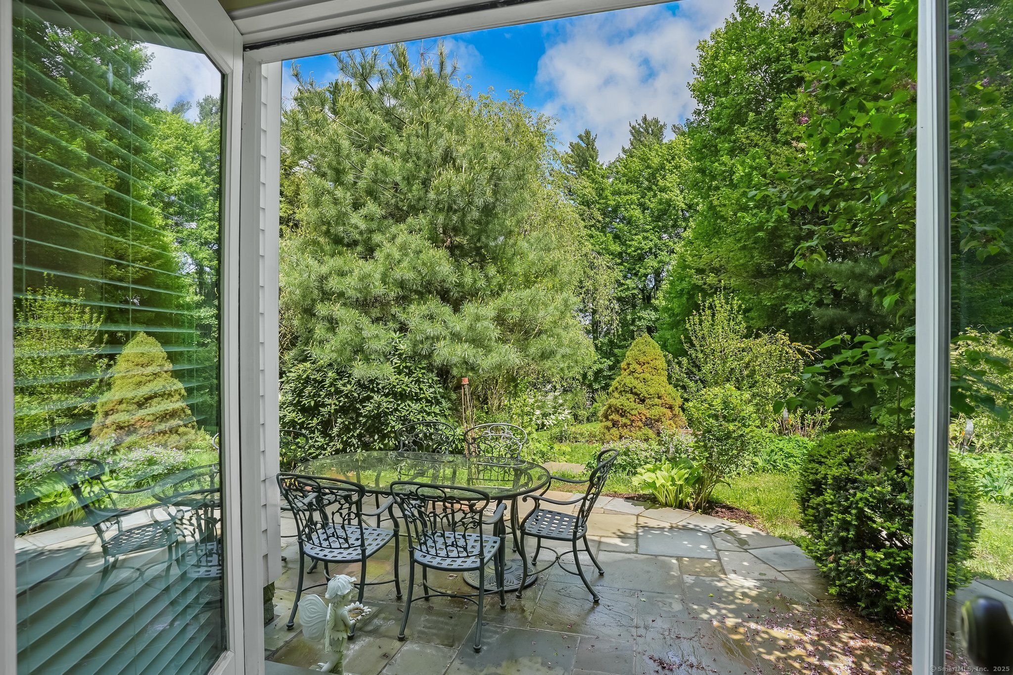 78 Hoyts, Bethel, Connecticut 06801