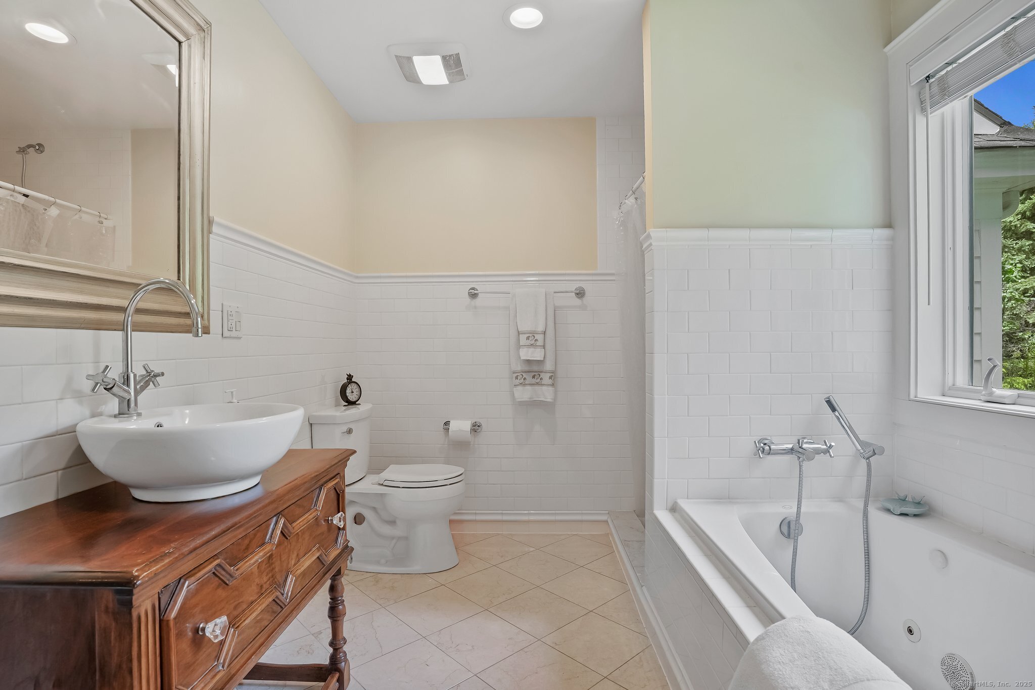 78 Hoyts, Bethel, Connecticut 06801