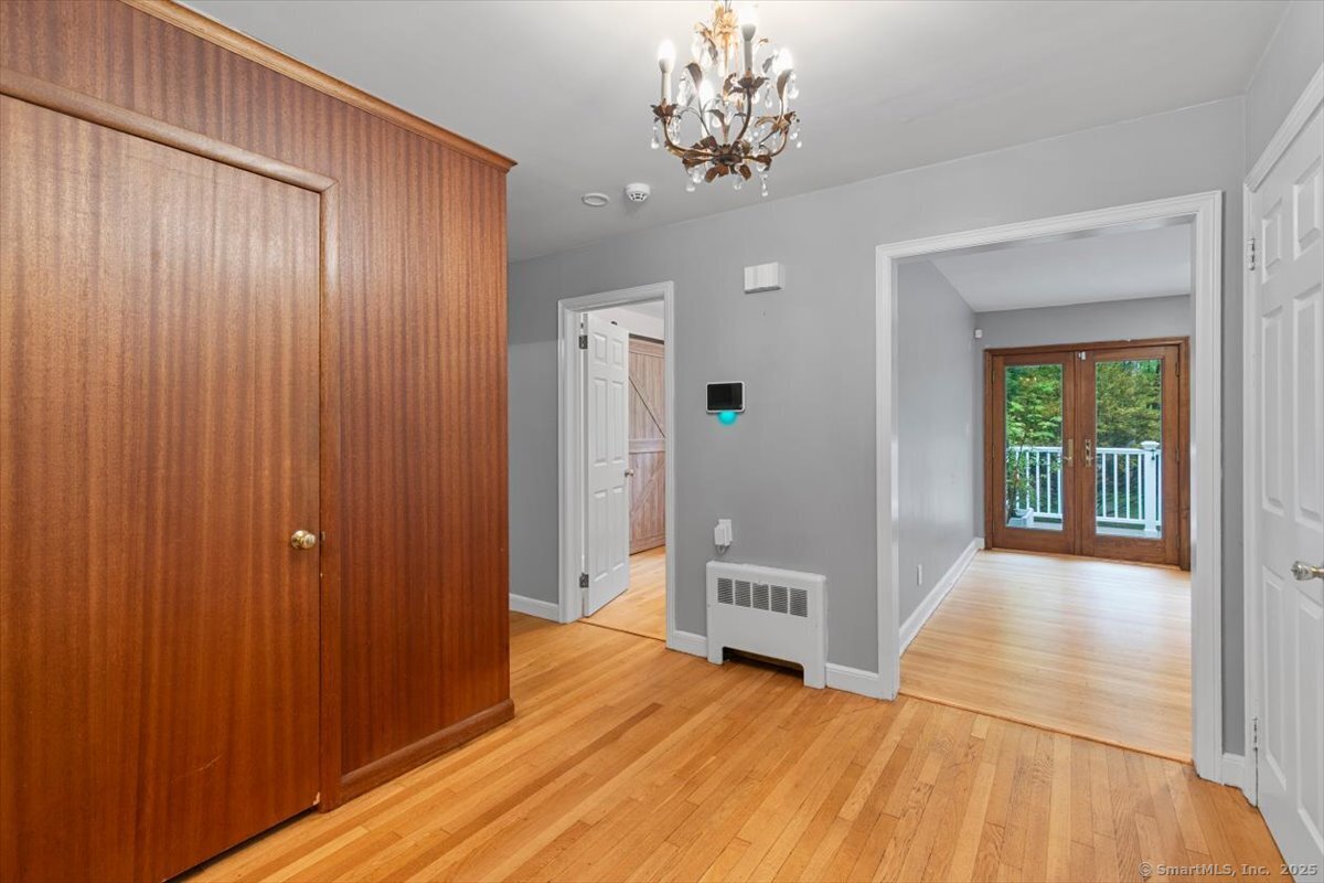 266 Pinewood, Trumbull, Connecticut 06611
