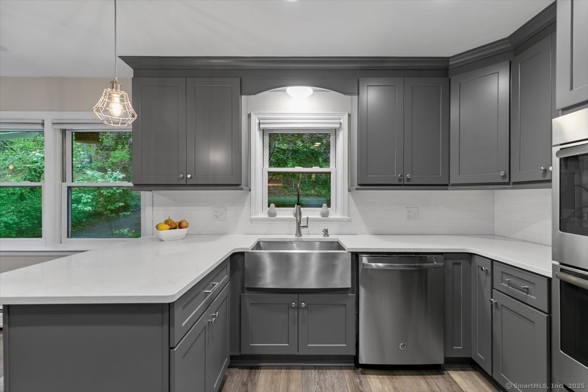 266 Pinewood, Trumbull, Connecticut 06611