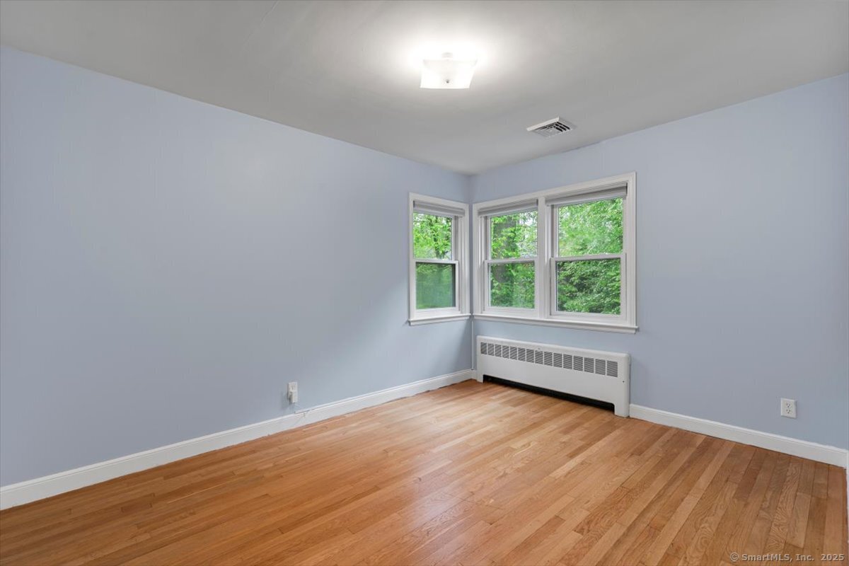 266 Pinewood, Trumbull, Connecticut 06611