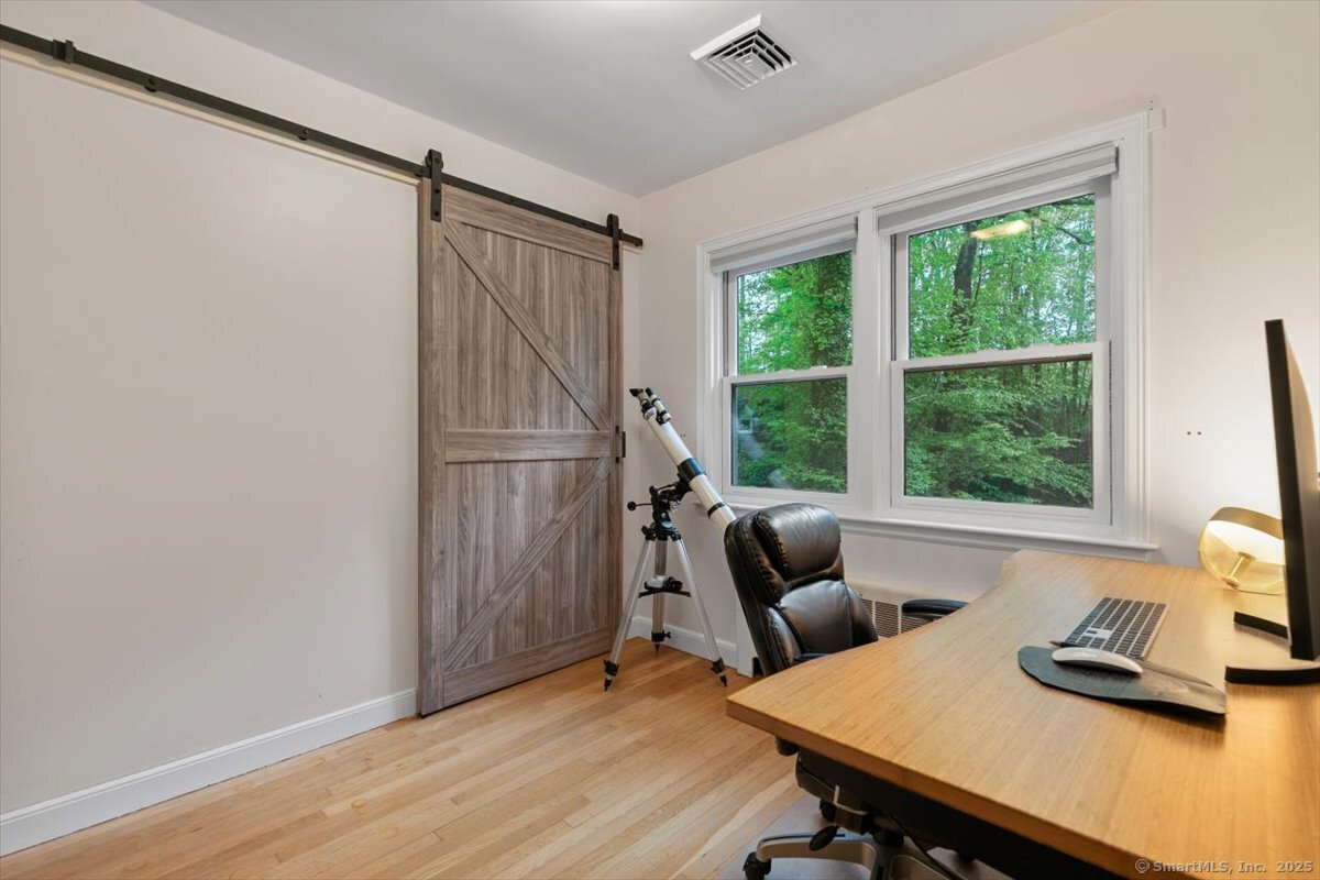 266 Pinewood, Trumbull, Connecticut 06611