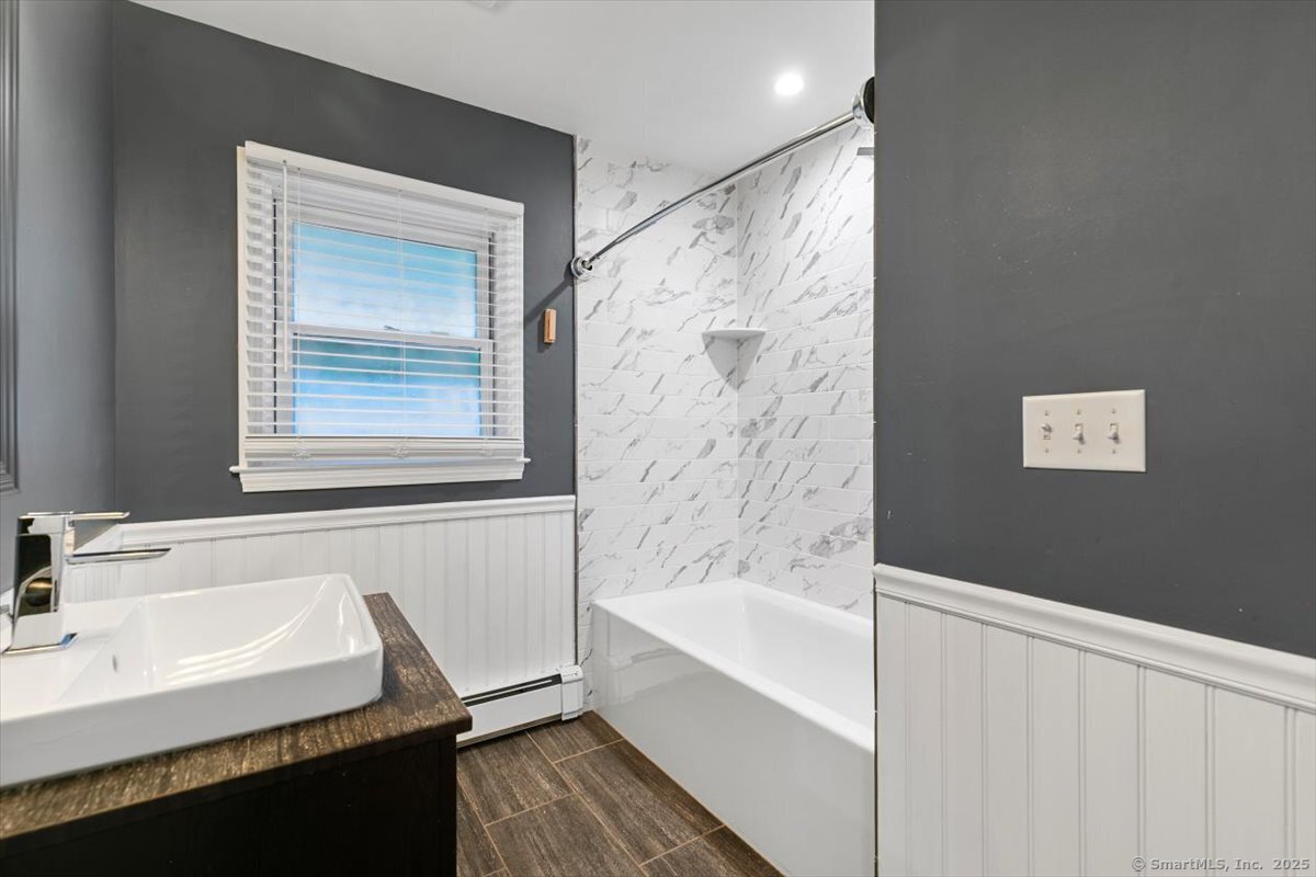 266 Pinewood, Trumbull, Connecticut 06611