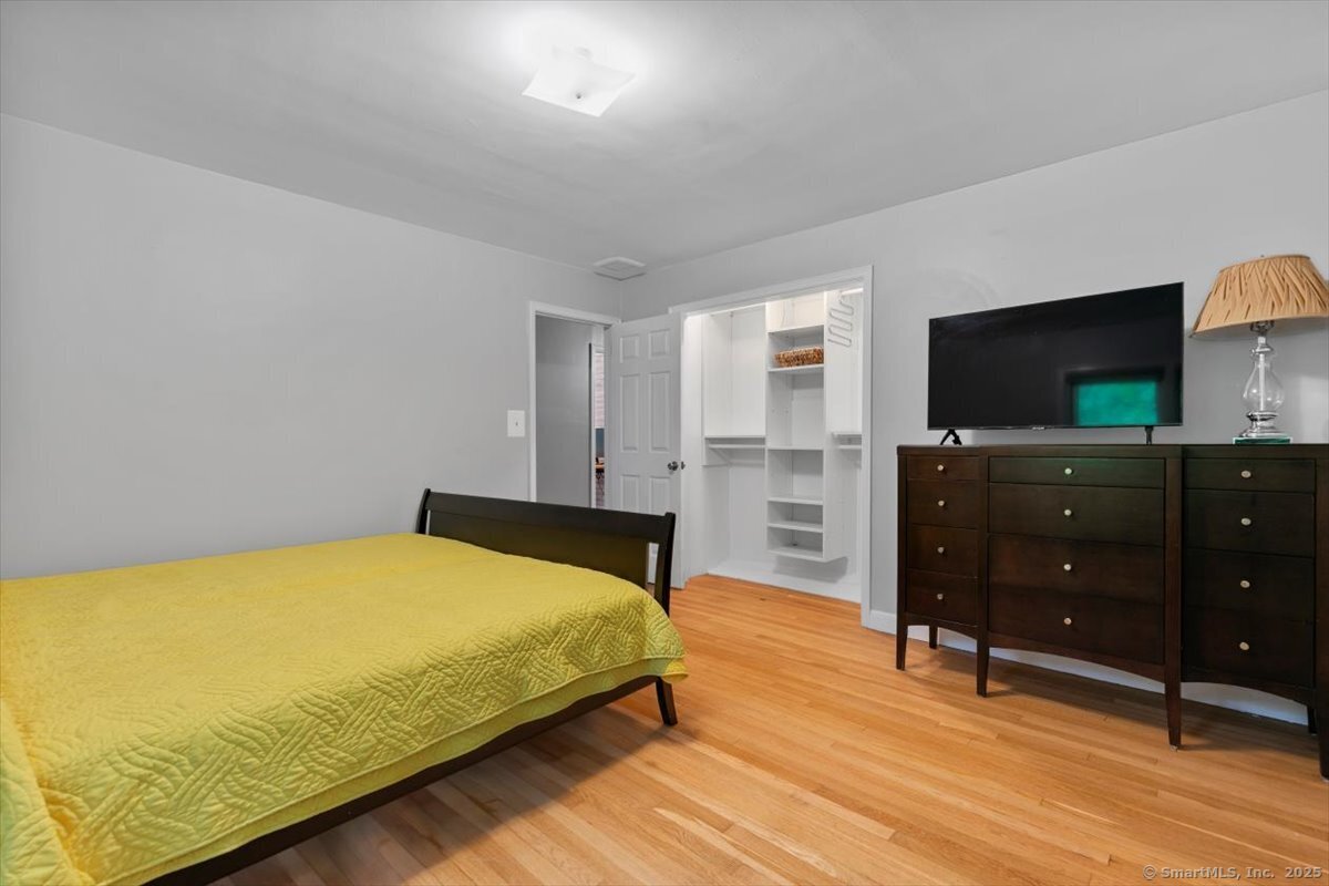 266 Pinewood, Trumbull, Connecticut 06611