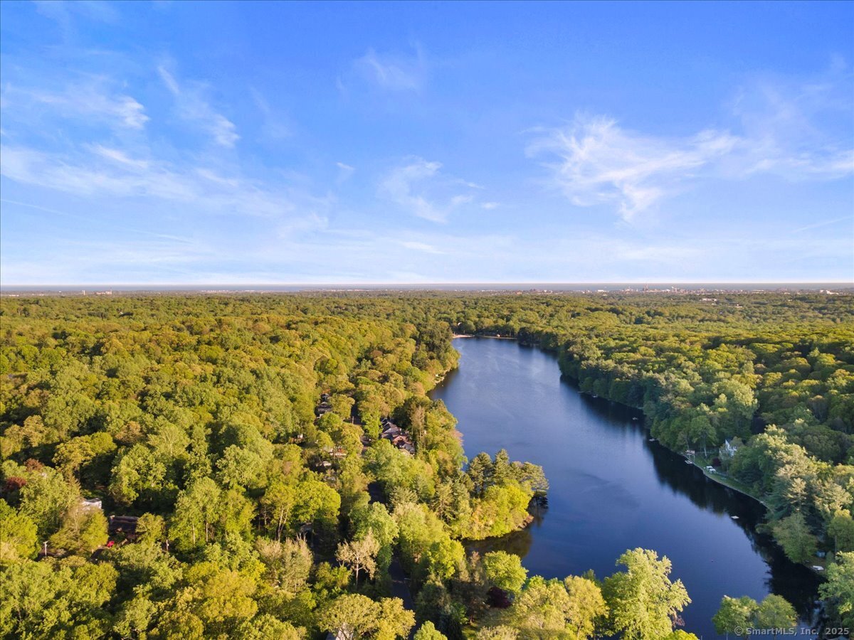 266 Pinewood, Trumbull, Connecticut 06611