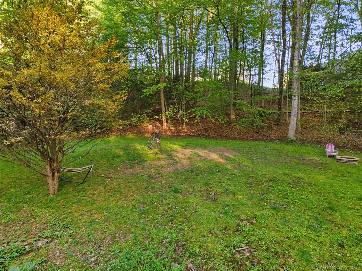 266 Pinewood, Trumbull, Connecticut 06611