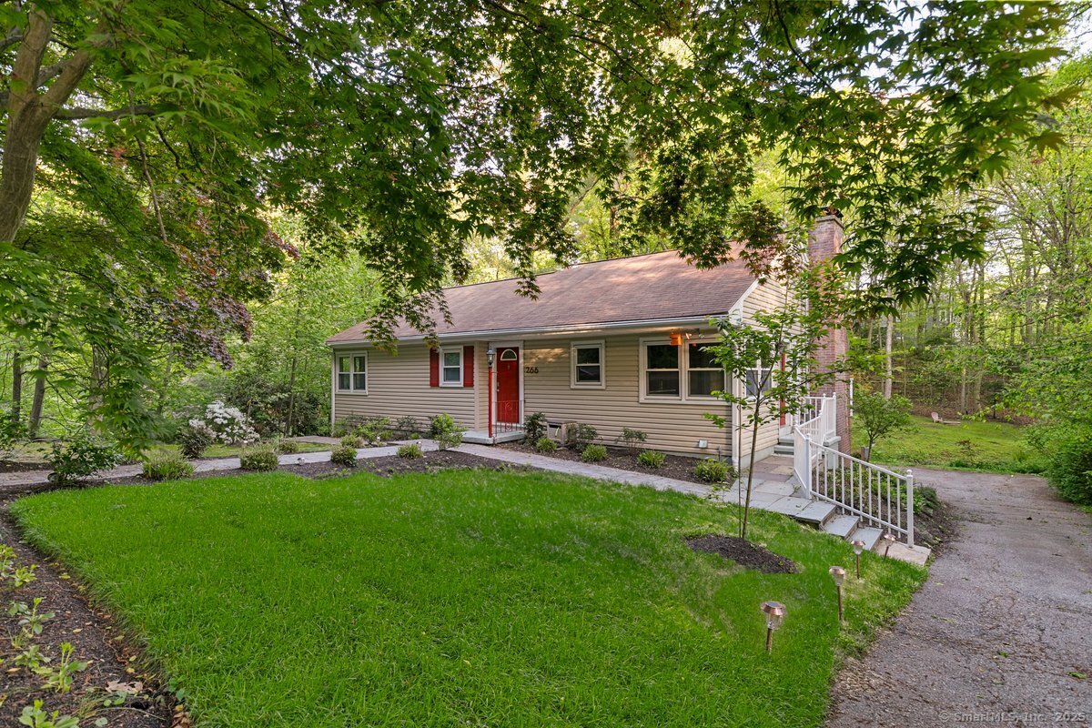 266 Pinewood, Trumbull, Connecticut 06611